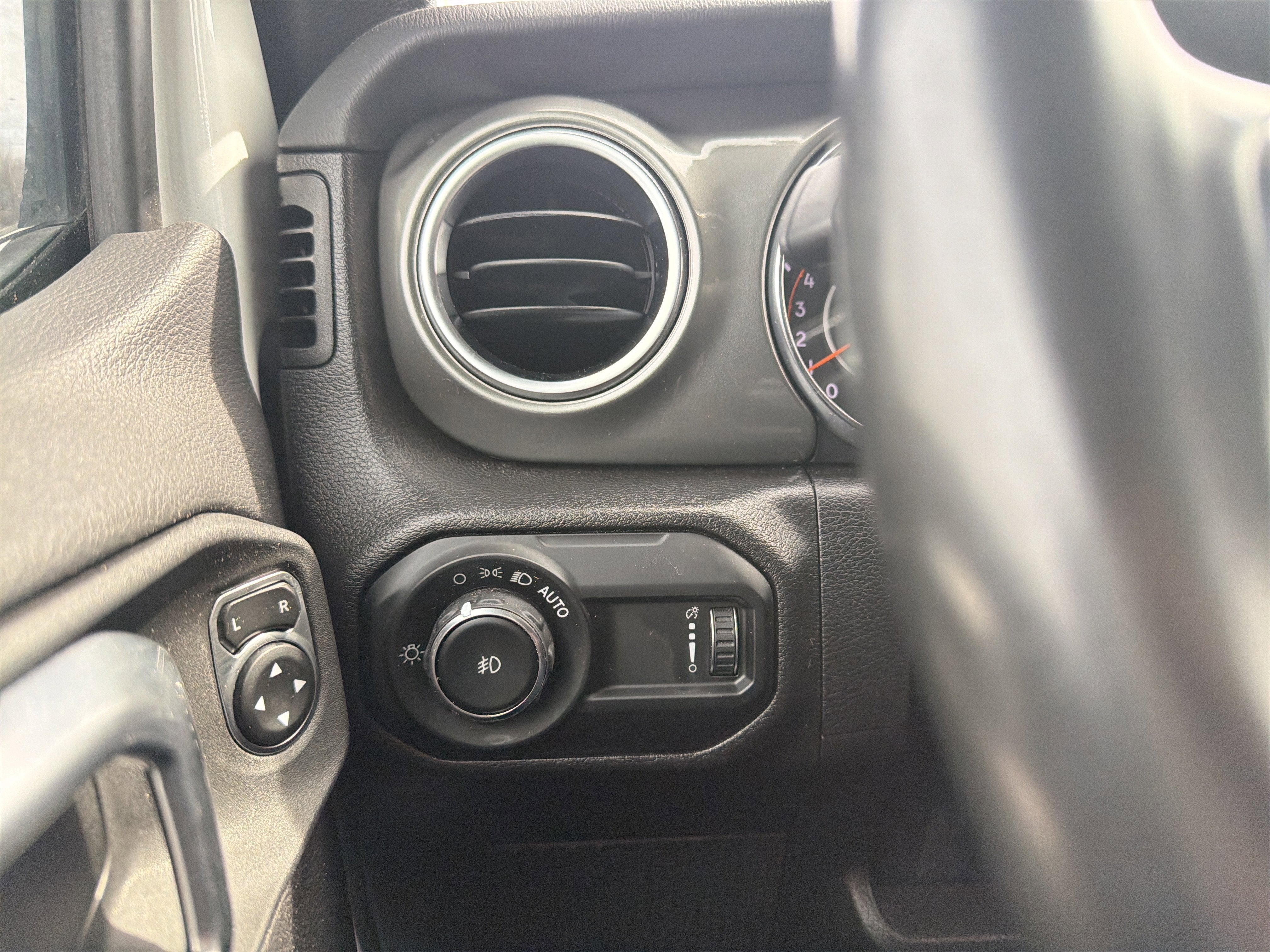 2023 Jeep Wrangler 4-Door Sahara 4x4