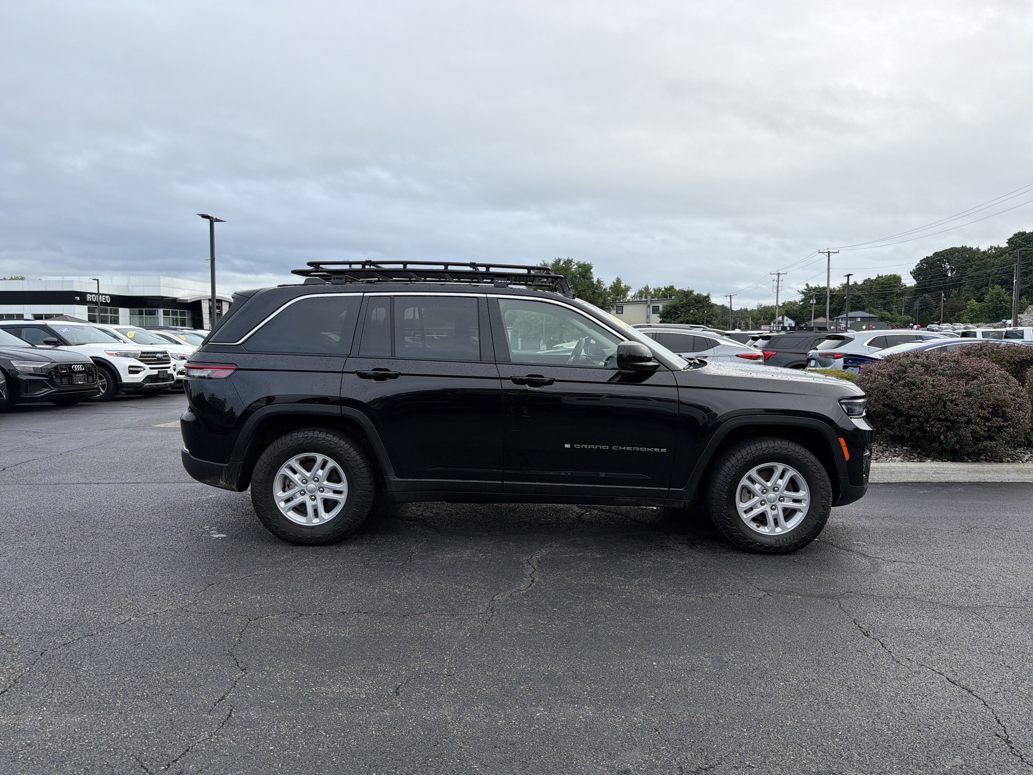 2023 Jeep Grand Cherokee Laredo 4x4