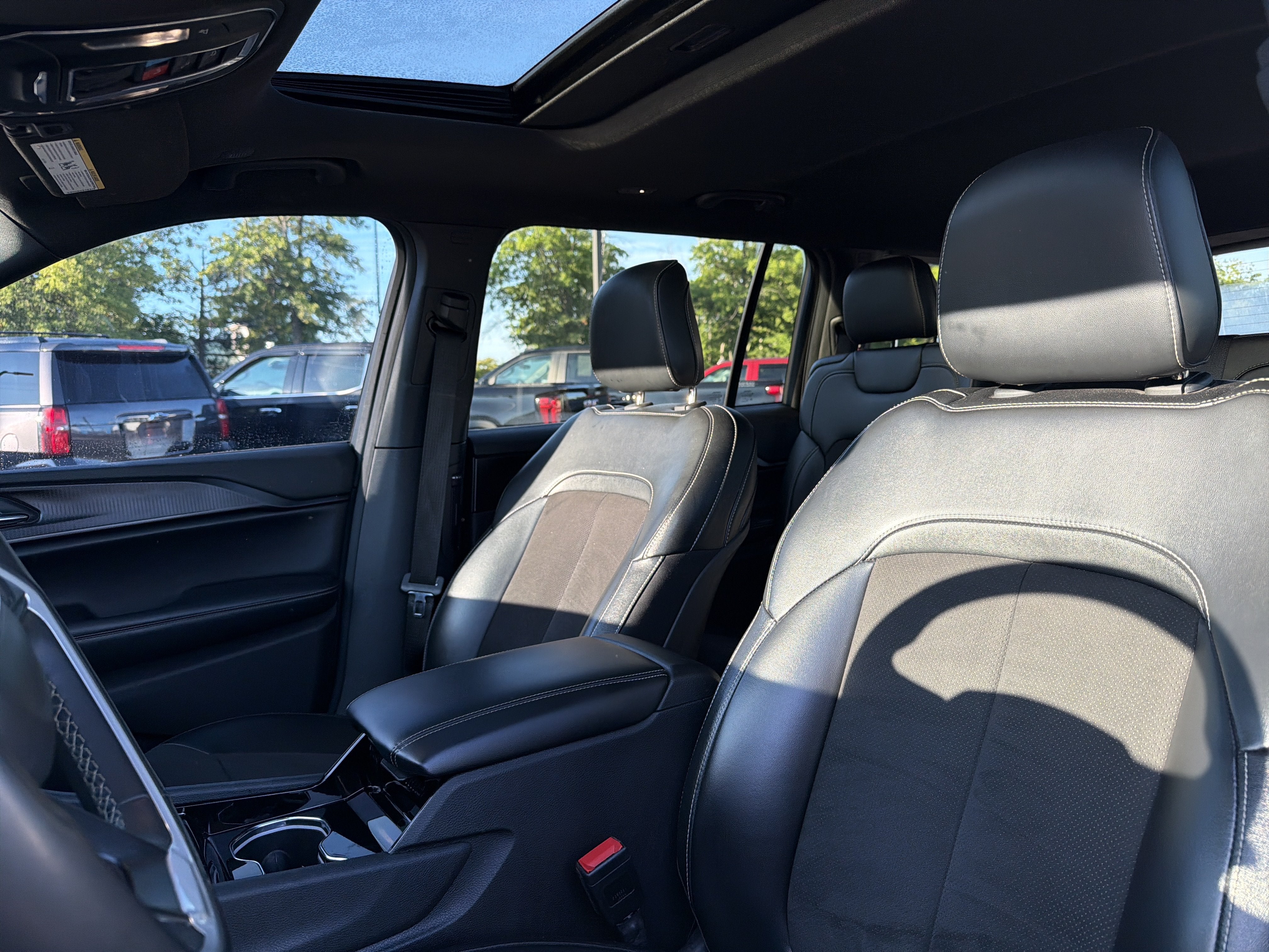 2023 Jeep Grand Cherokee L Altitude 4x4