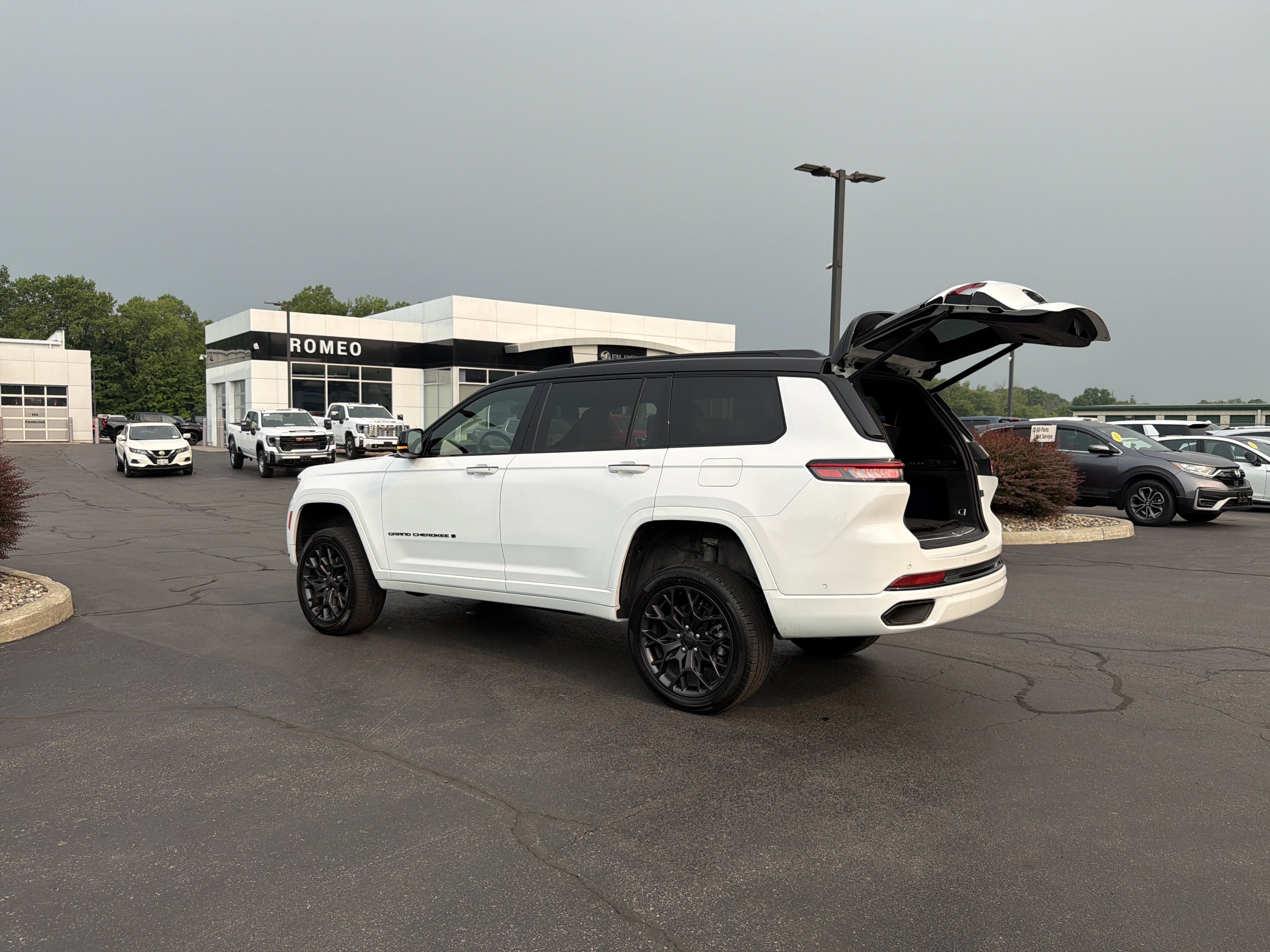 2023 Jeep Grand Cherokee L Summit 4x4
