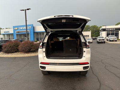 2023 Jeep Grand Cherokee L Summit 4x4