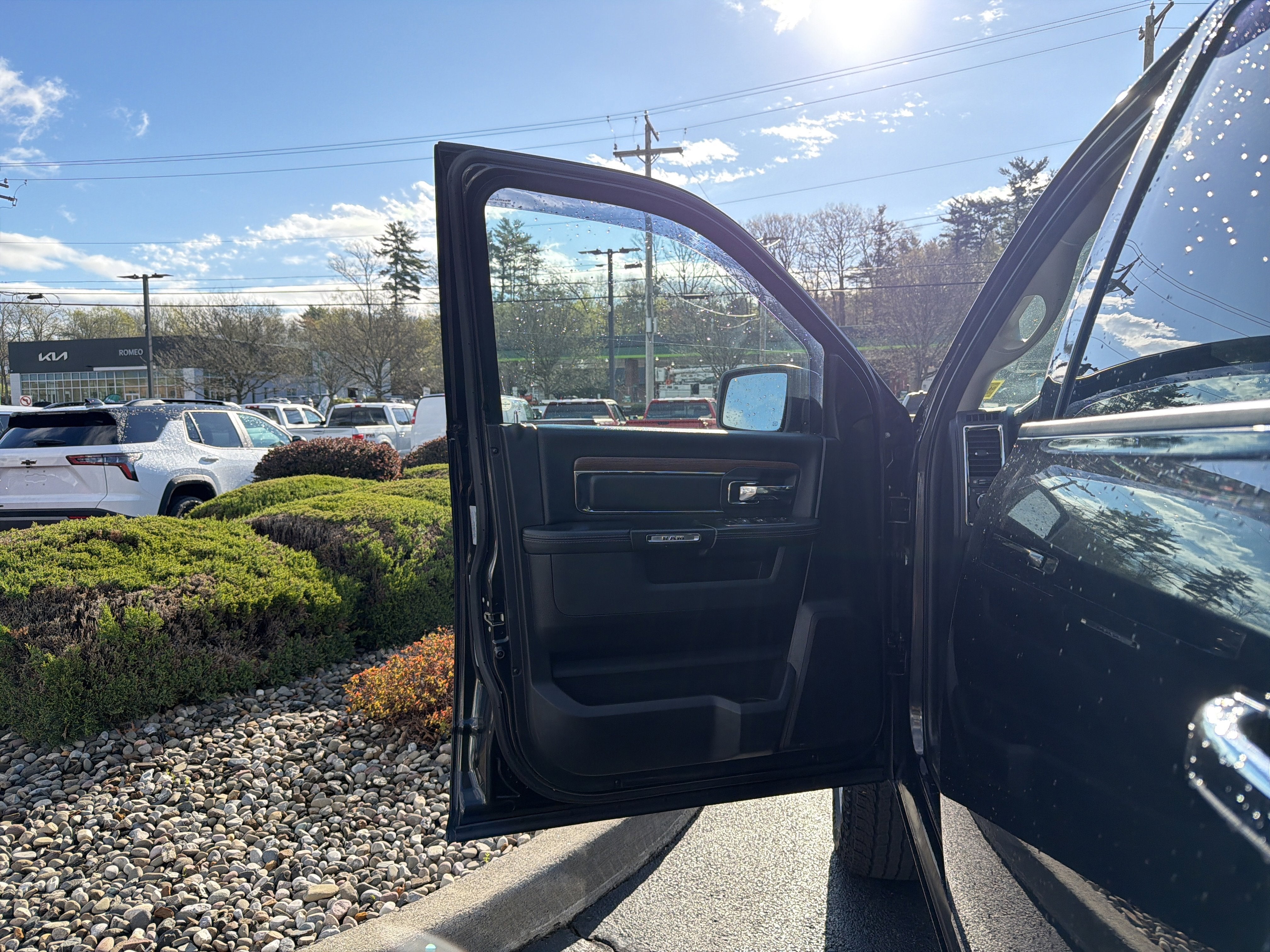 2017 RAM 1500 Laramie Crew Cab 4x4 5'7" Box