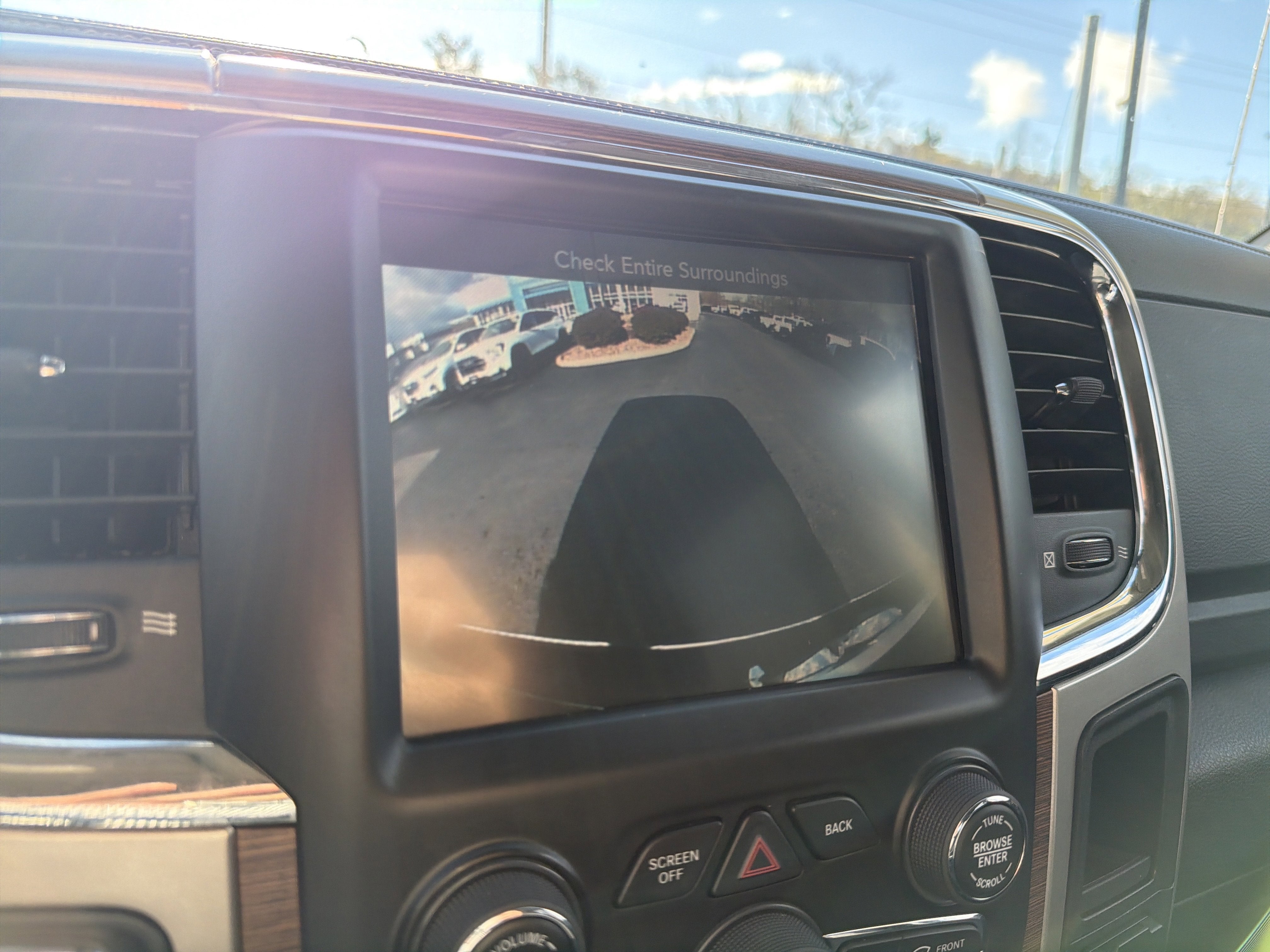2017 RAM 1500 Laramie Crew Cab 4x4 5'7" Box