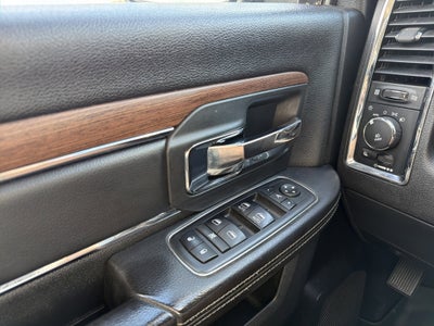 2017 RAM 1500 Laramie Crew Cab 4x4 5'7" Box