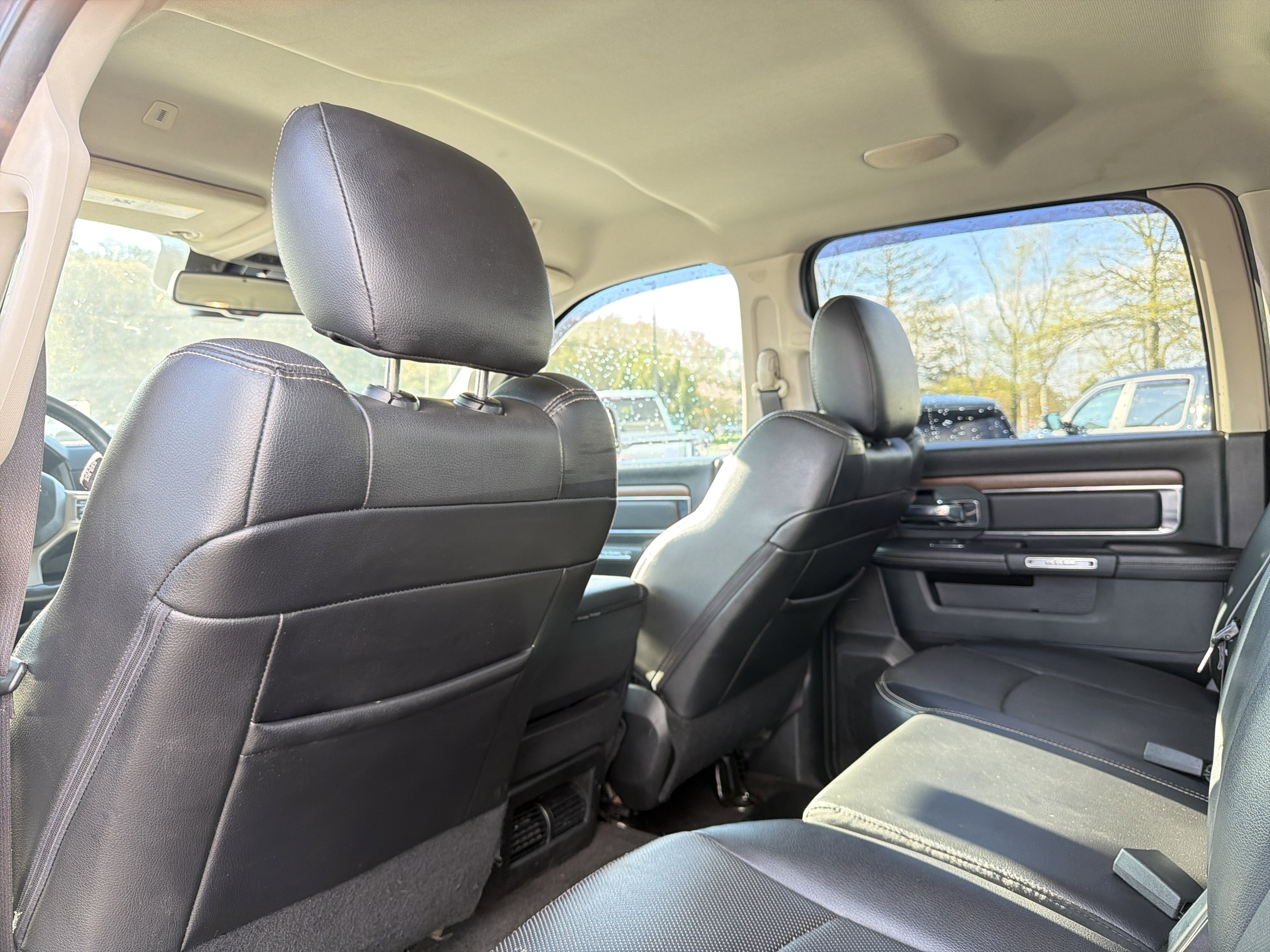 2017 RAM 1500 Laramie Crew Cab 4x4 5'7" Box