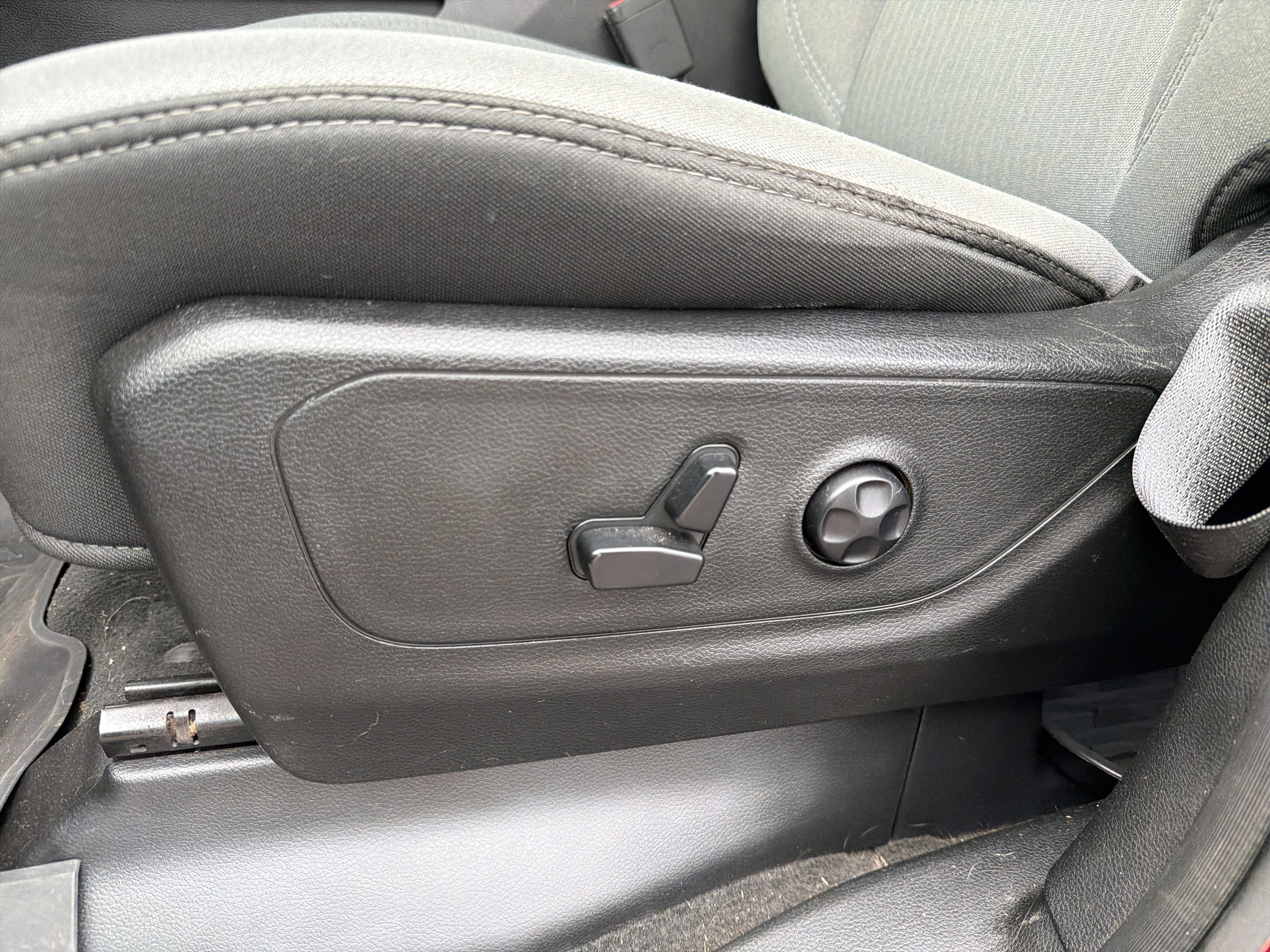 2020 RAM 1500 Big Horn Crew Cab 4x4 5'7" Box