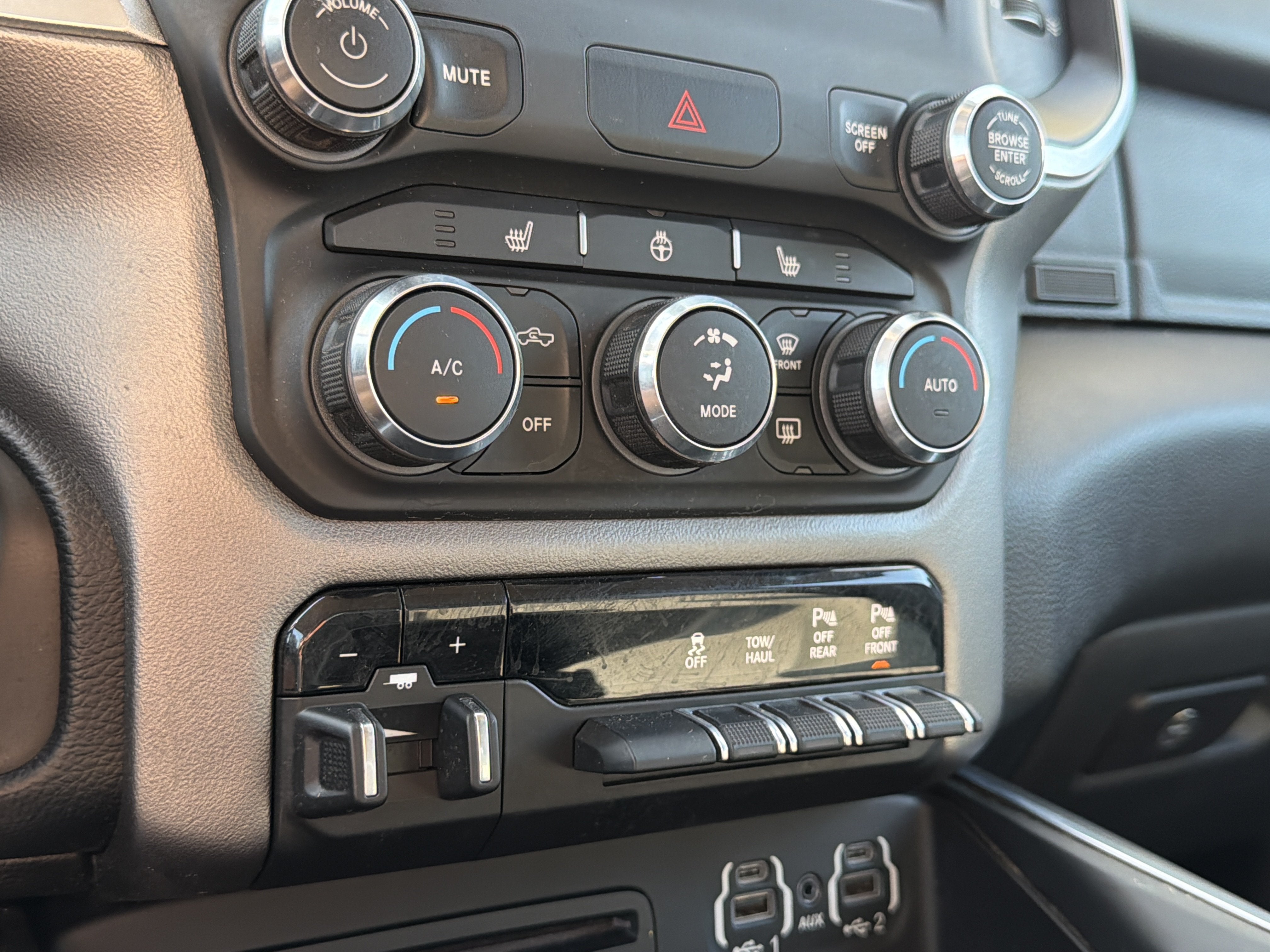 2019 RAM 1500 Big Horn/Lone Star Crew Cab 4x4 5'7" Box
