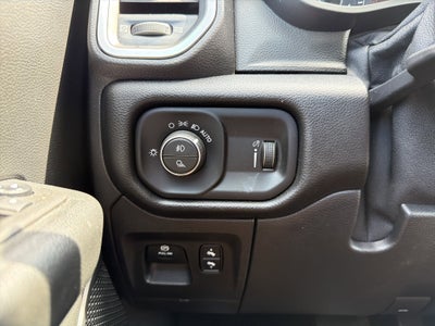 2021 RAM 1500 Big Horn Crew Cab 4x4 5'7" Box