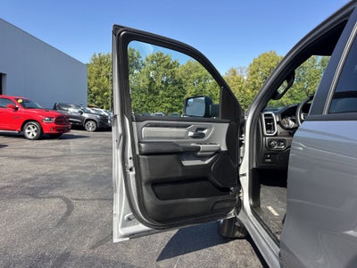 2022 RAM 1500 Big Horn Crew Cab 4x4 5'7" Box