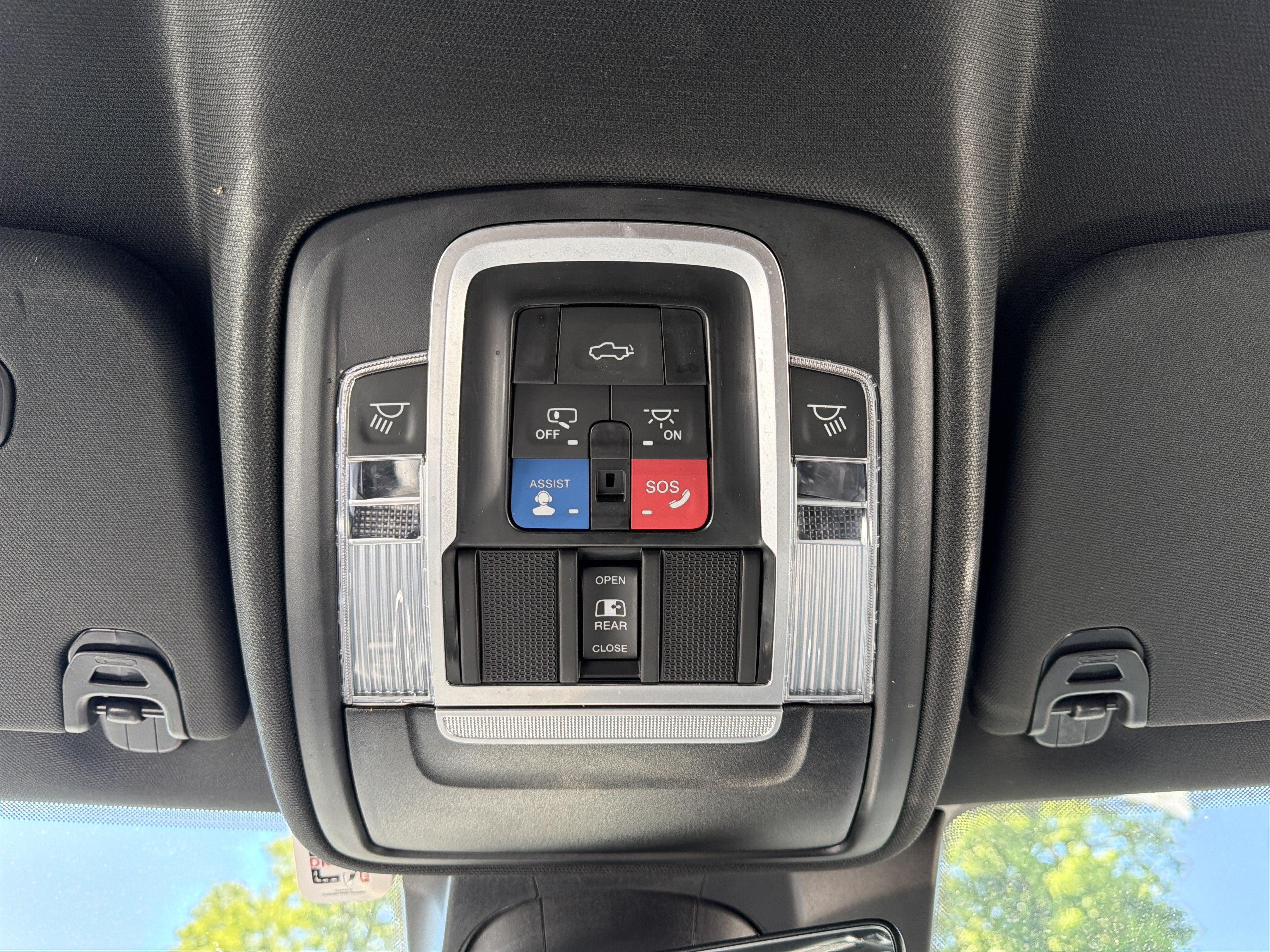 2023 RAM 1500 Laramie Crew Cab 4x4 5'7" Box