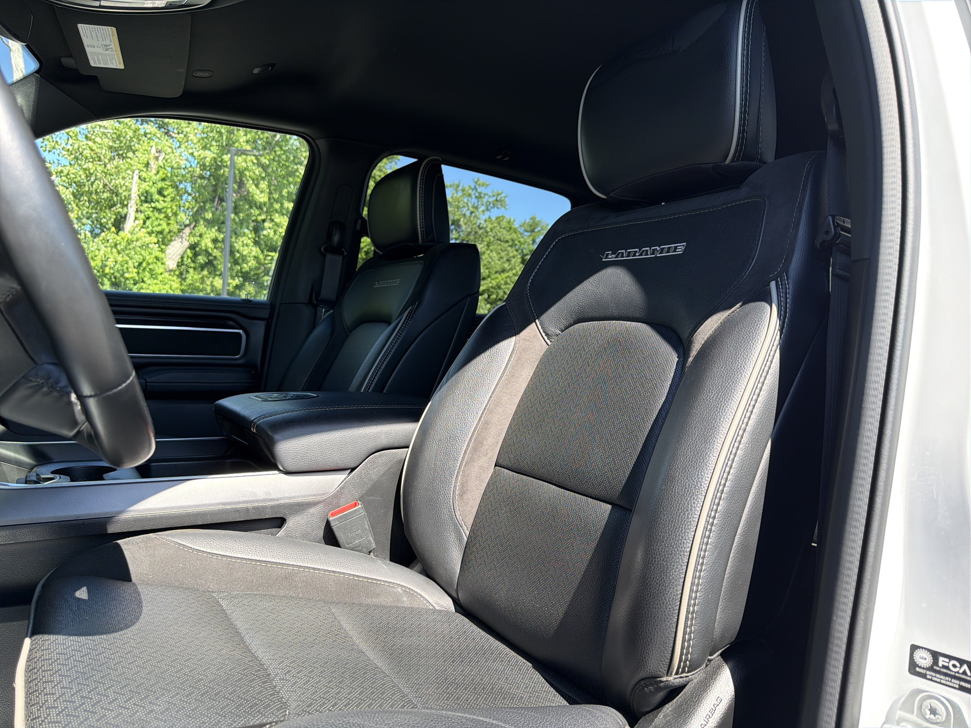 2023 RAM 1500 Laramie Crew Cab 4x4 5'7" Box