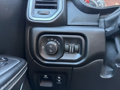 2021 RAM 1500 Laramie Crew Cab 4x4 5'7" Box
