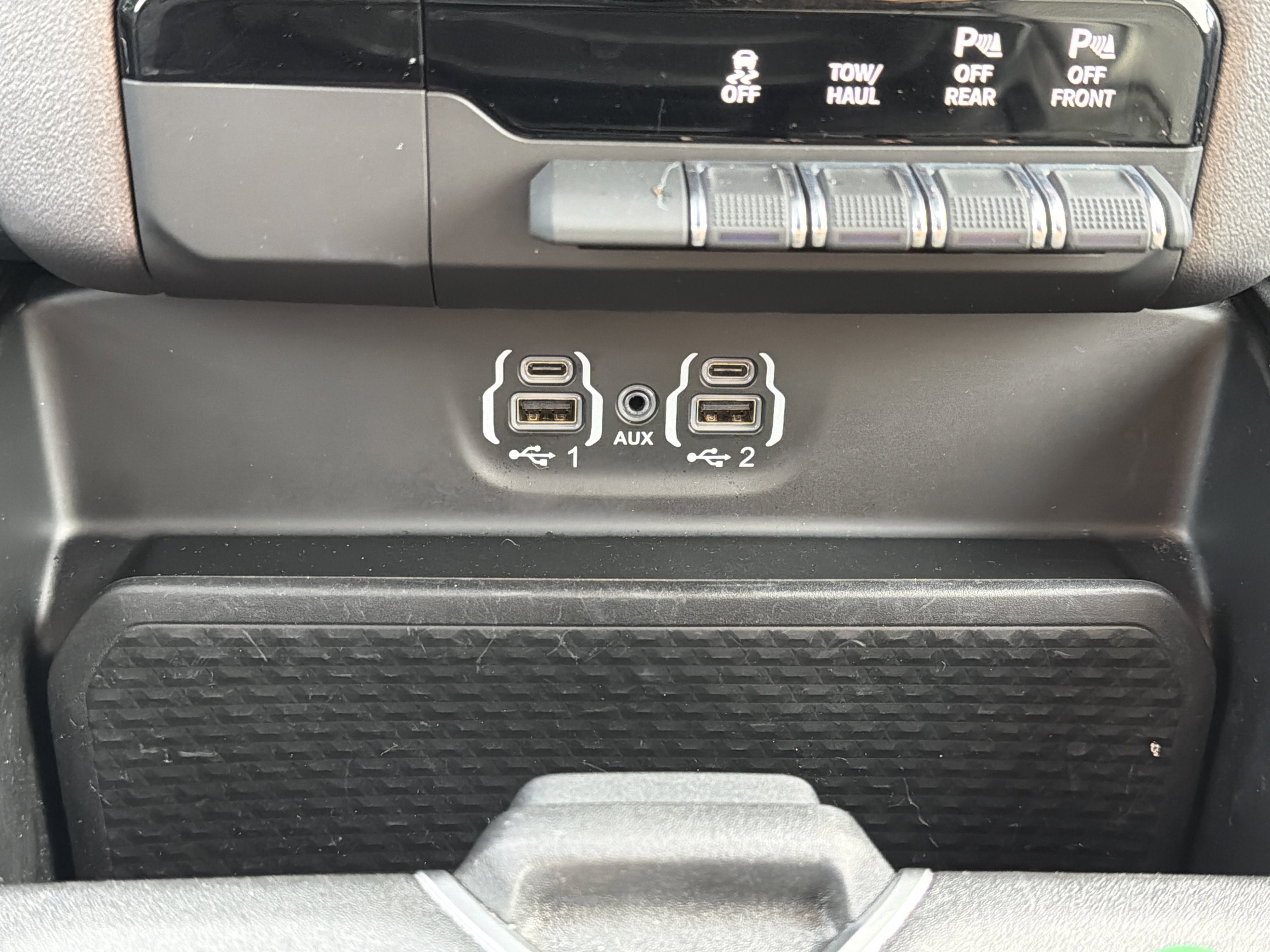 2021 RAM 1500 Laramie Crew Cab 4x4 6'4" Box