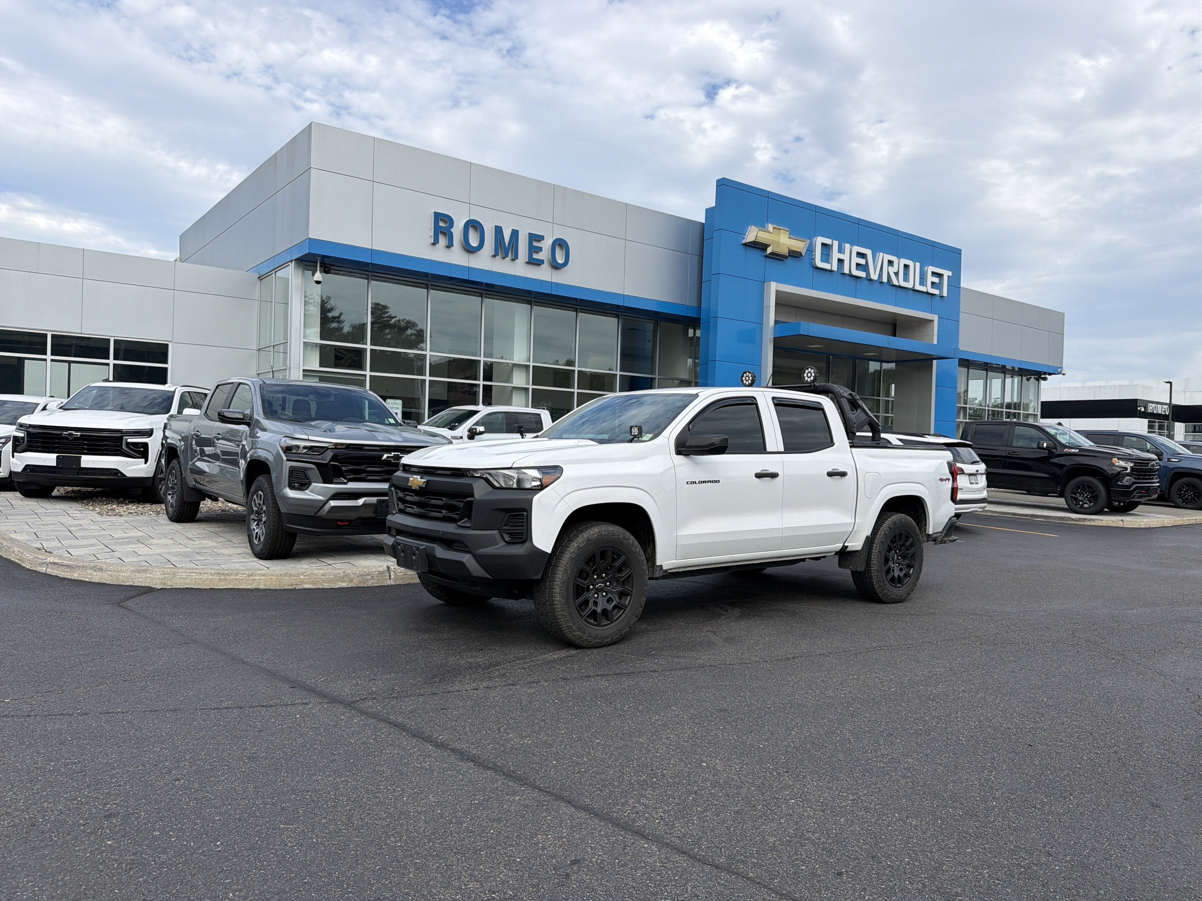 2025 Chevrolet Colorado WT/LT