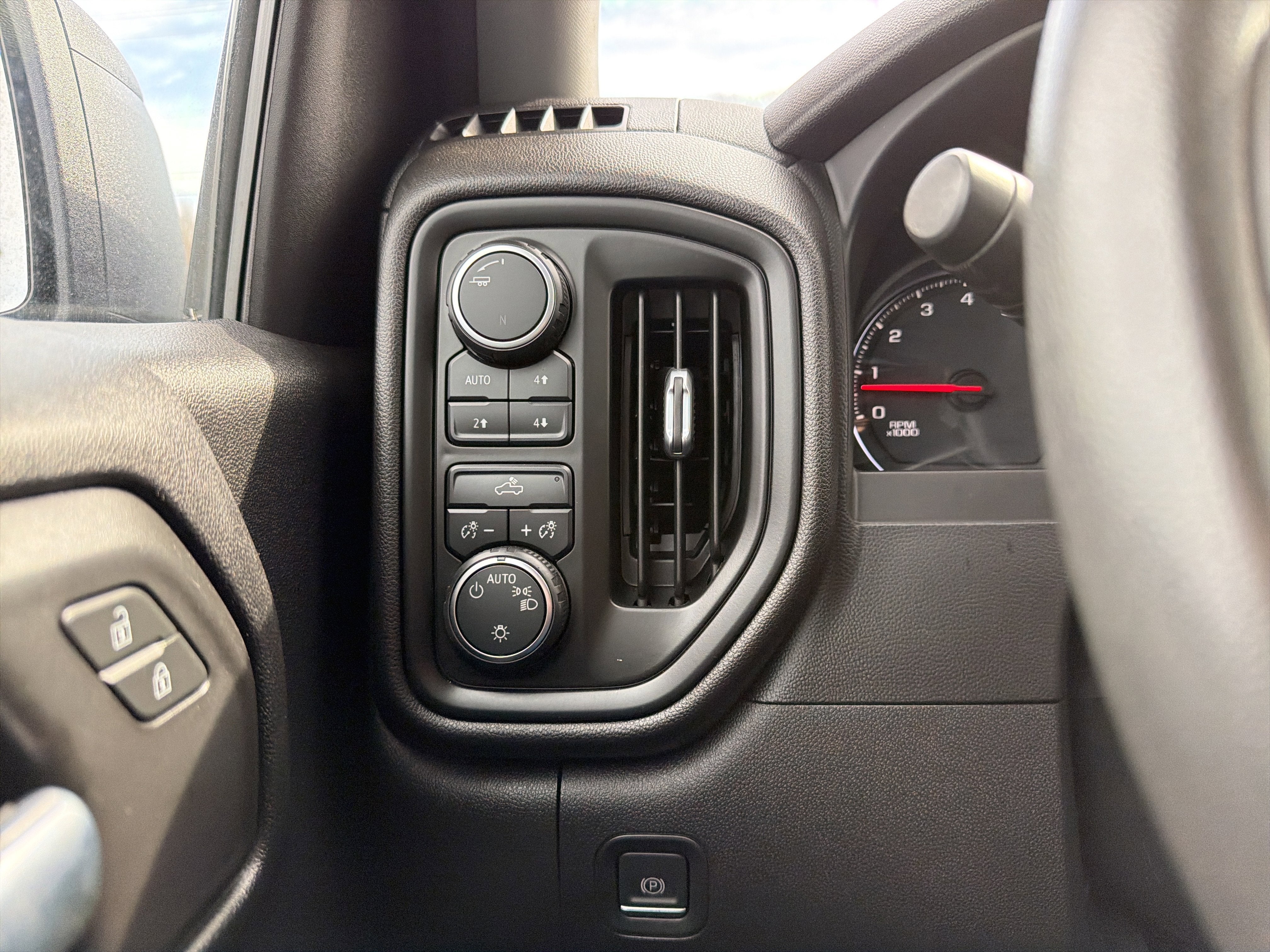 2020 Chevrolet Silverado 1500 Custom Trail Boss