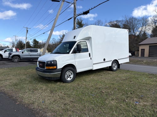 2025 GMC Savana Cutaway 3500 1WT