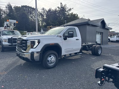 2025 GMC Sierra 3500 HD Chassis Cab Pro