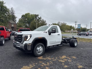 2025 GMC Sierra 3500 HD Chassis Cab Pro