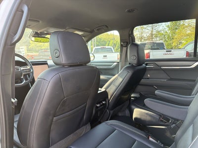 2024 GMC Acadia Elevation