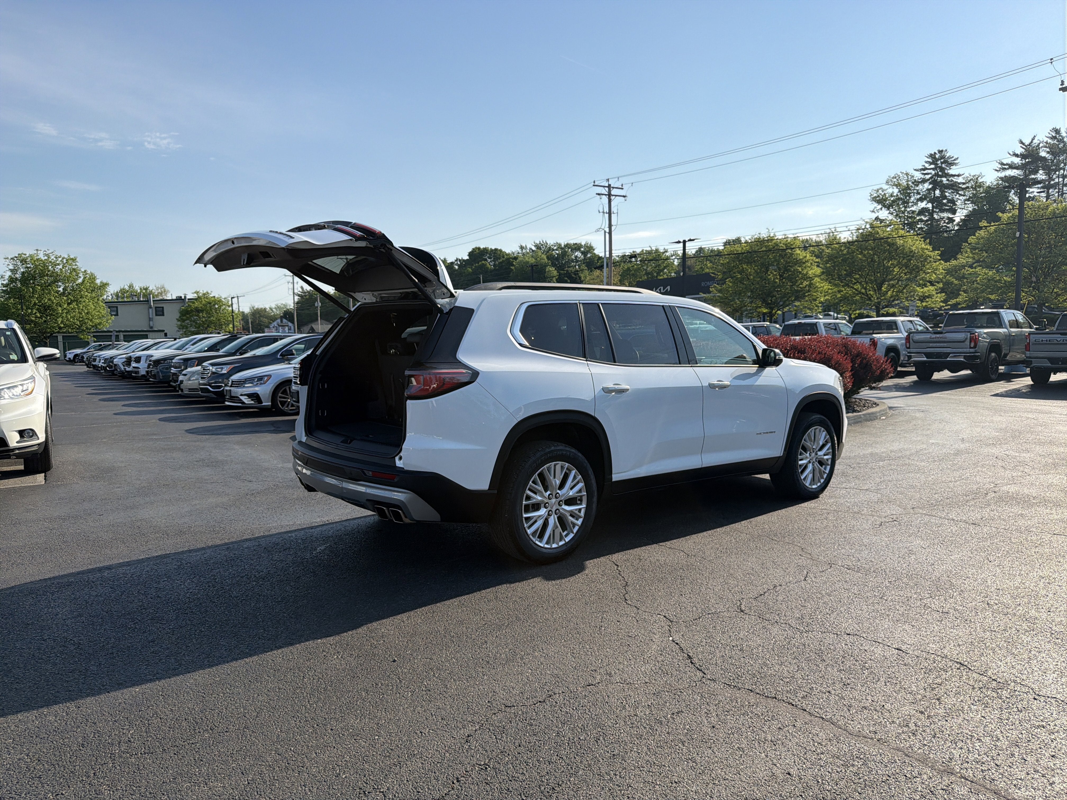 2024 GMC Acadia Elevation