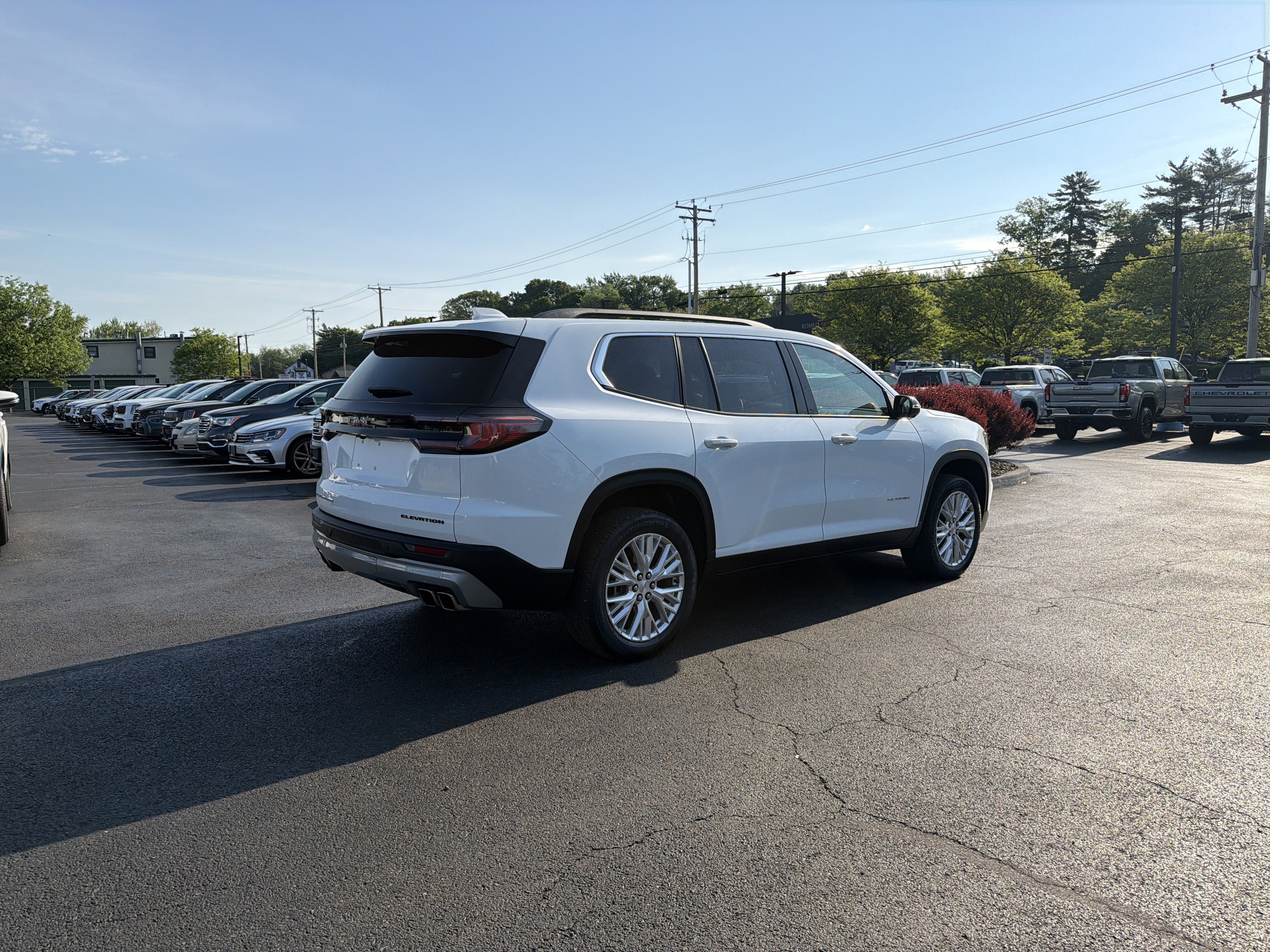 2024 GMC Acadia Elevation