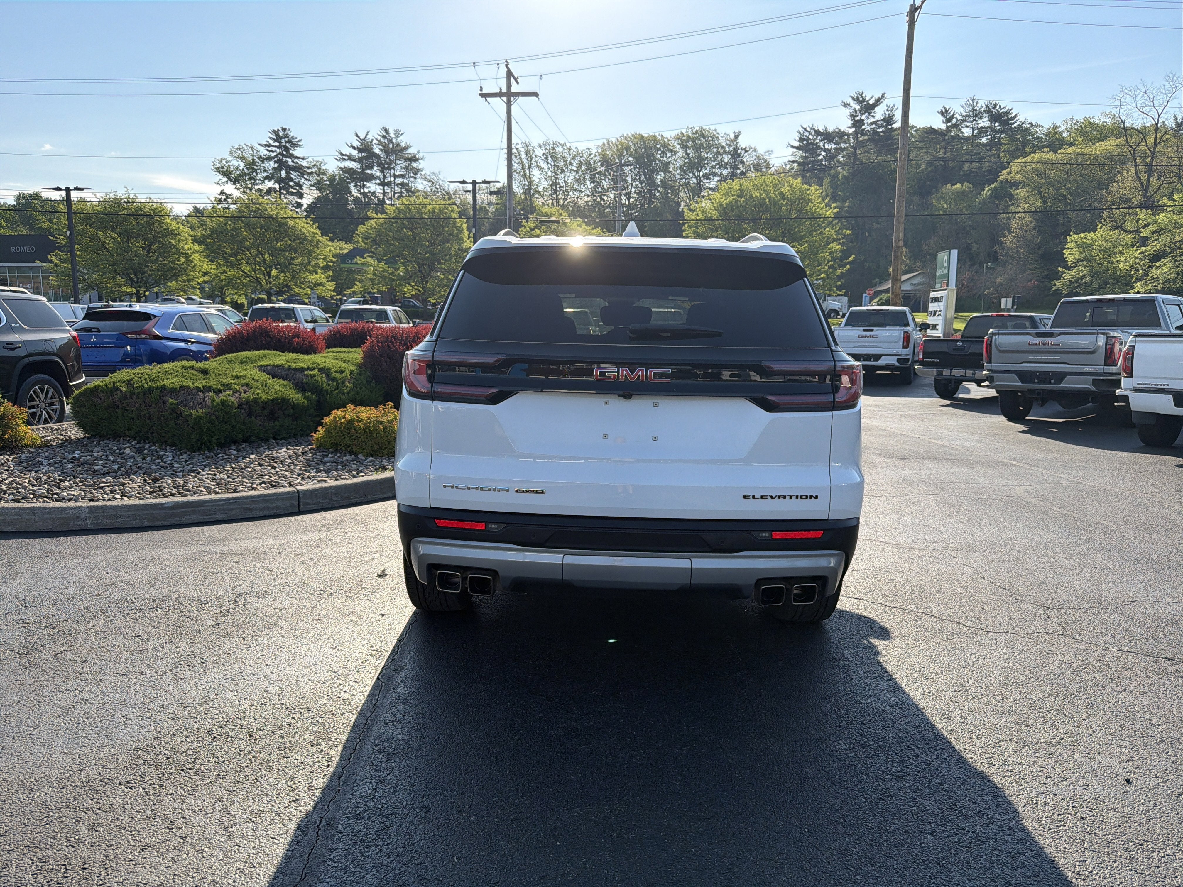 2024 GMC Acadia Elevation