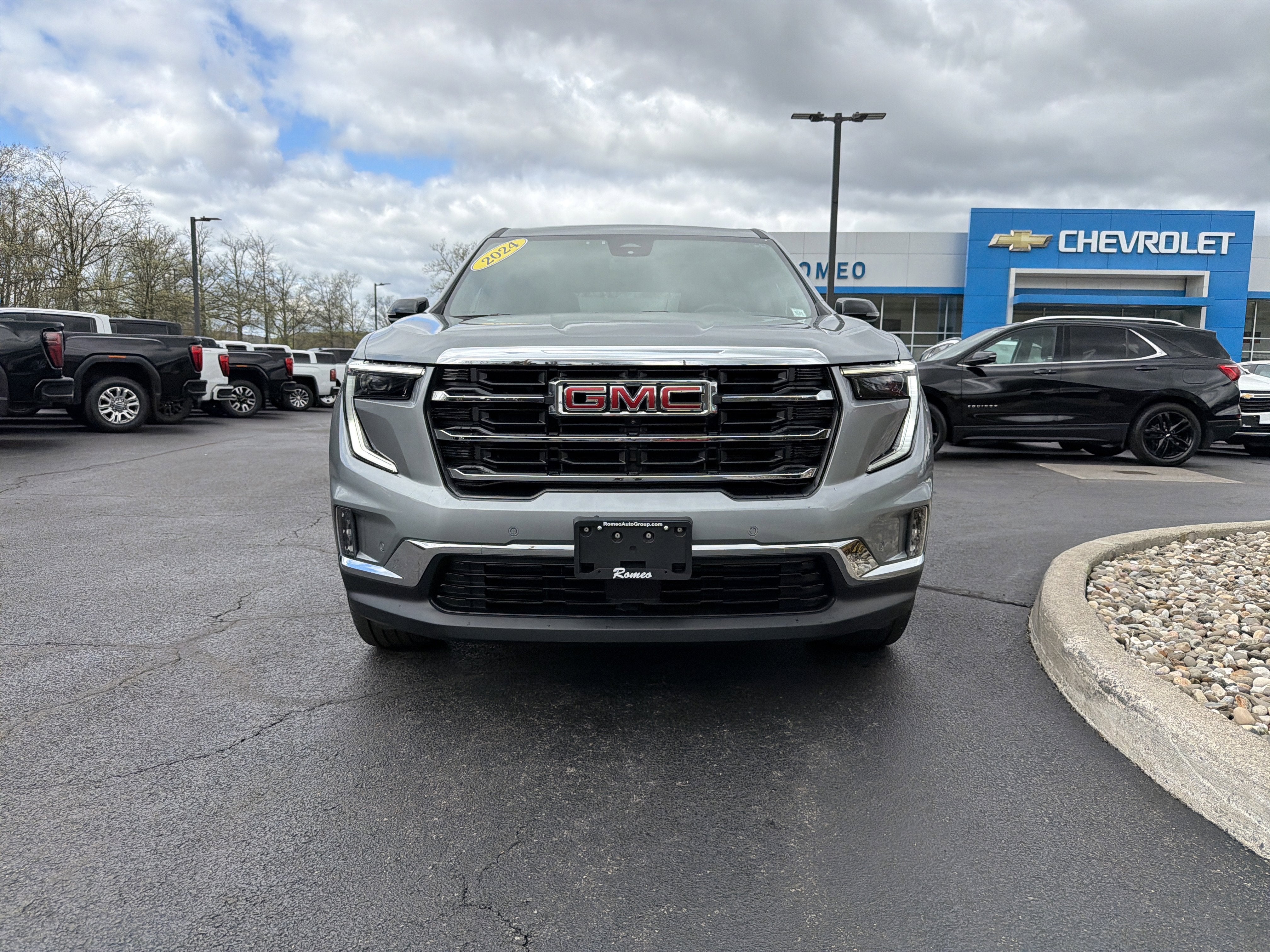 2024 GMC Acadia Elevation