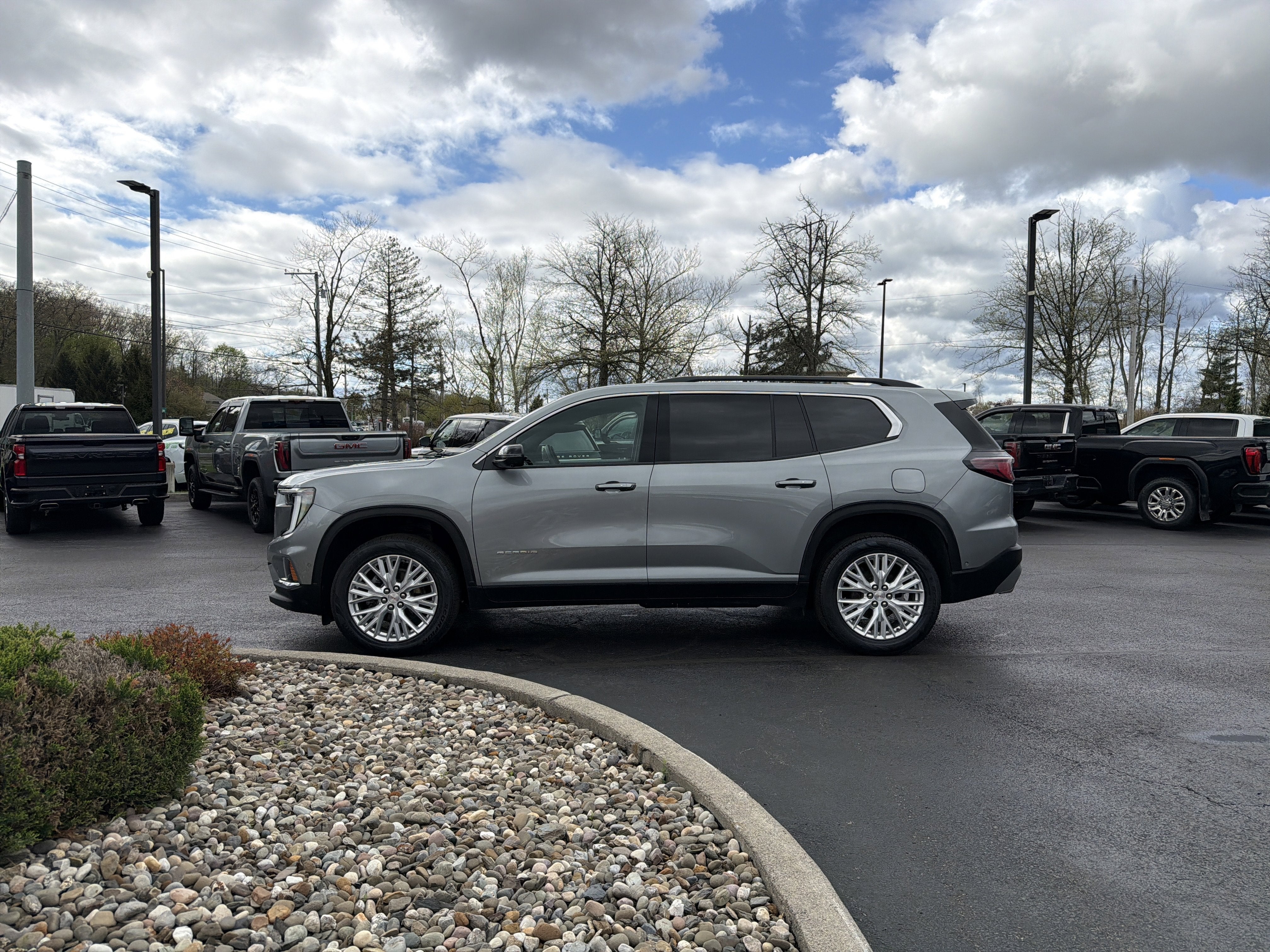 2024 GMC Acadia Elevation