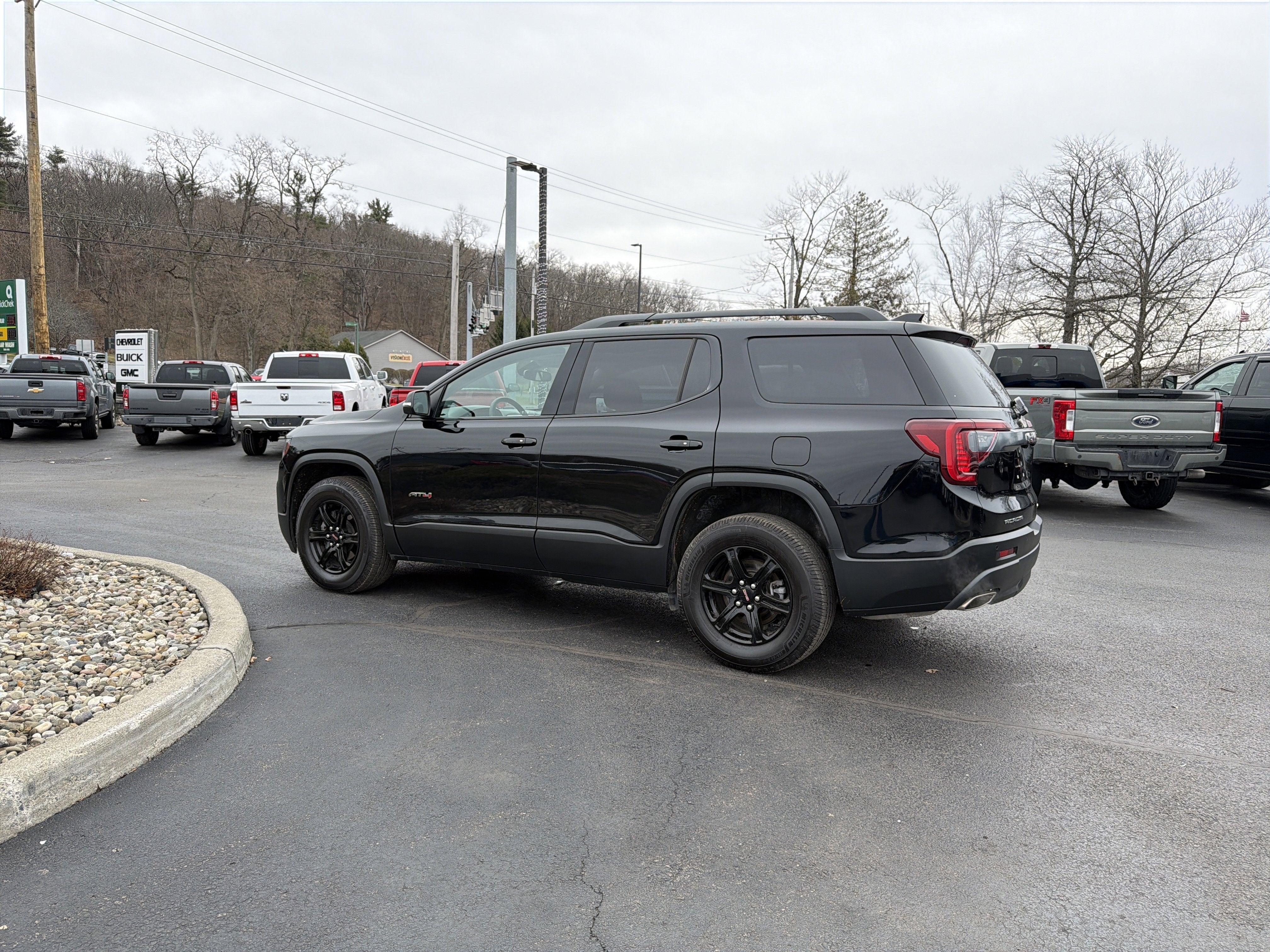 2023 GMC Acadia AT4