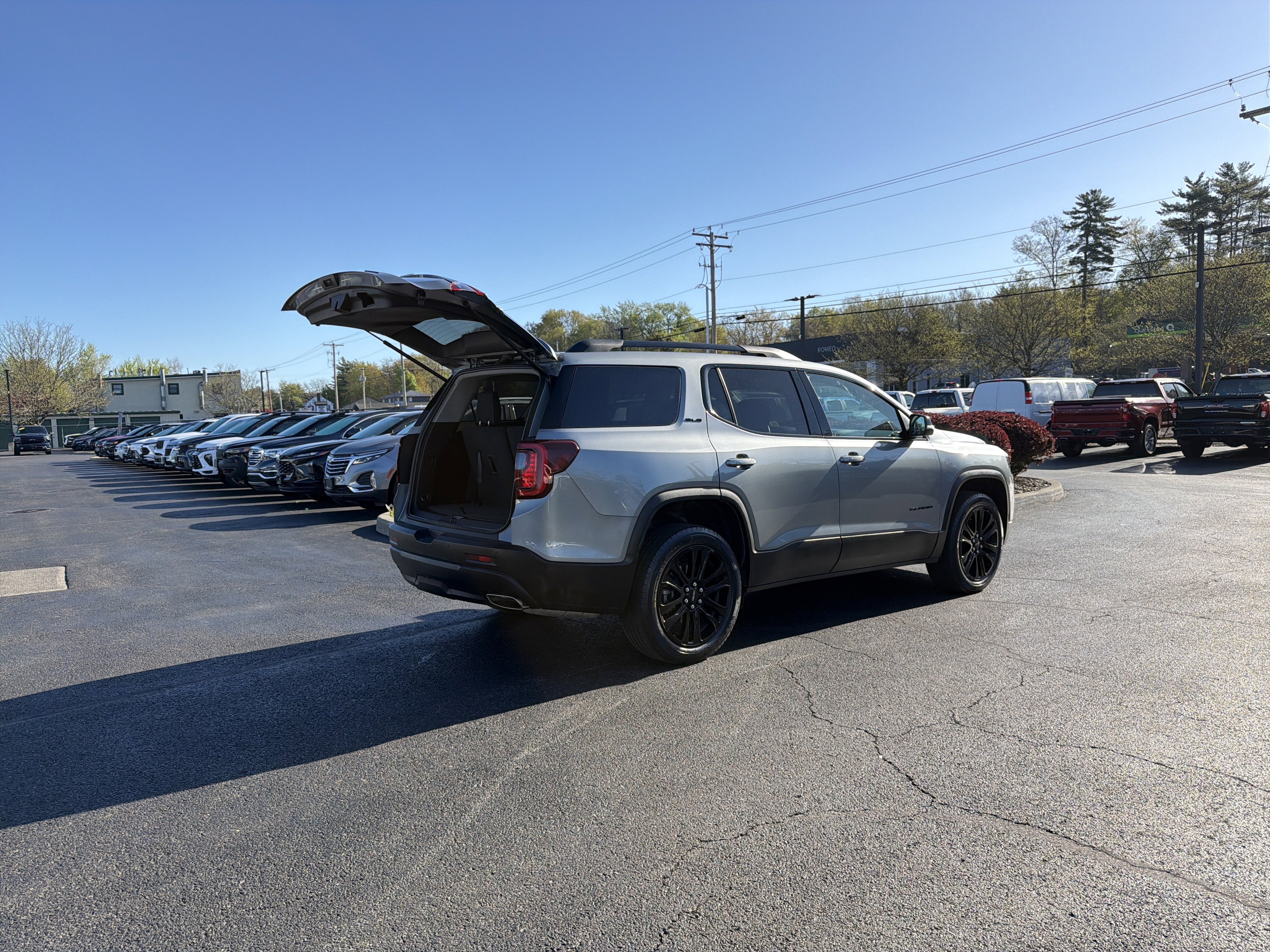 2023 GMC Acadia SLE