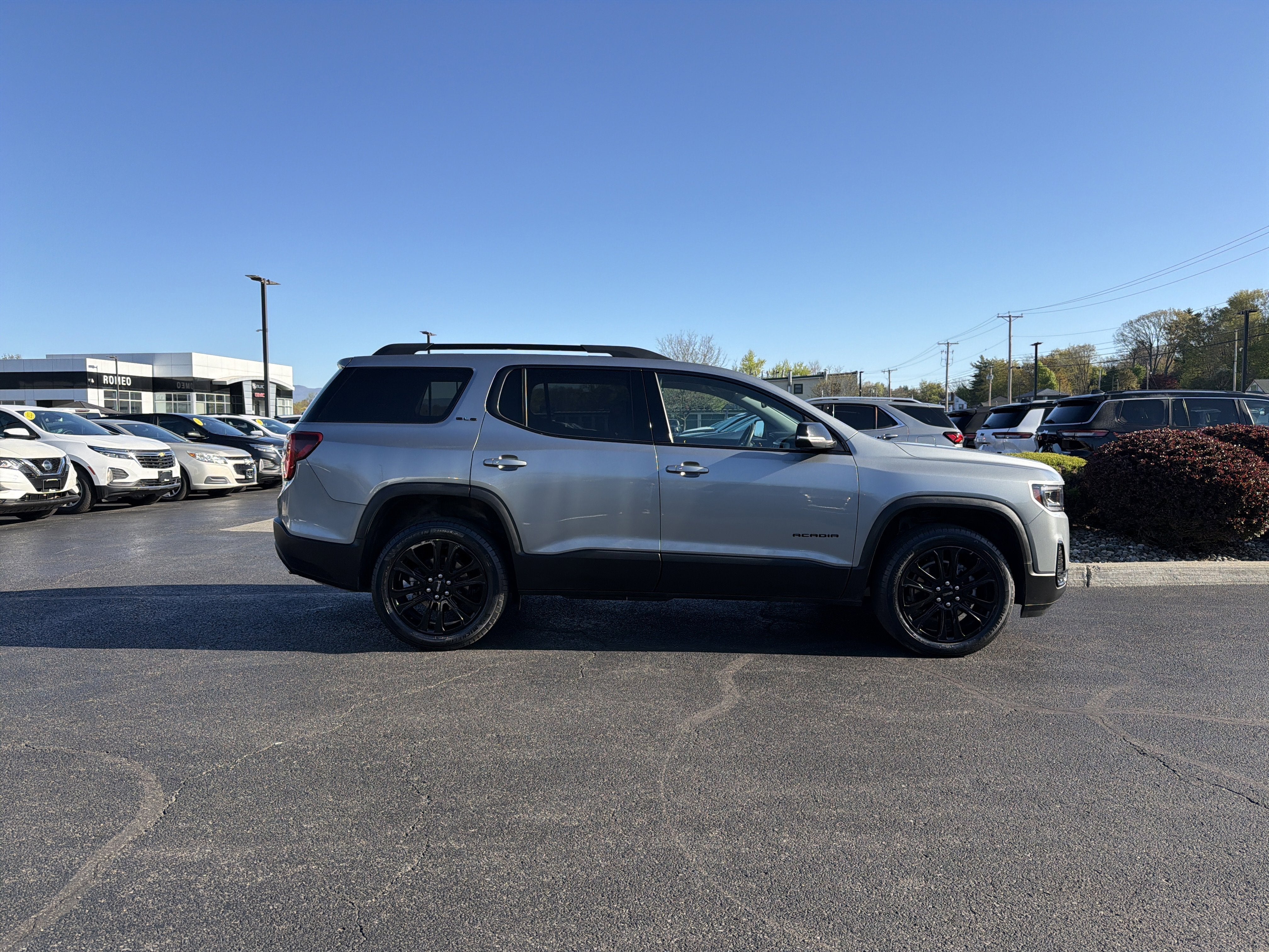 2023 GMC Acadia SLE