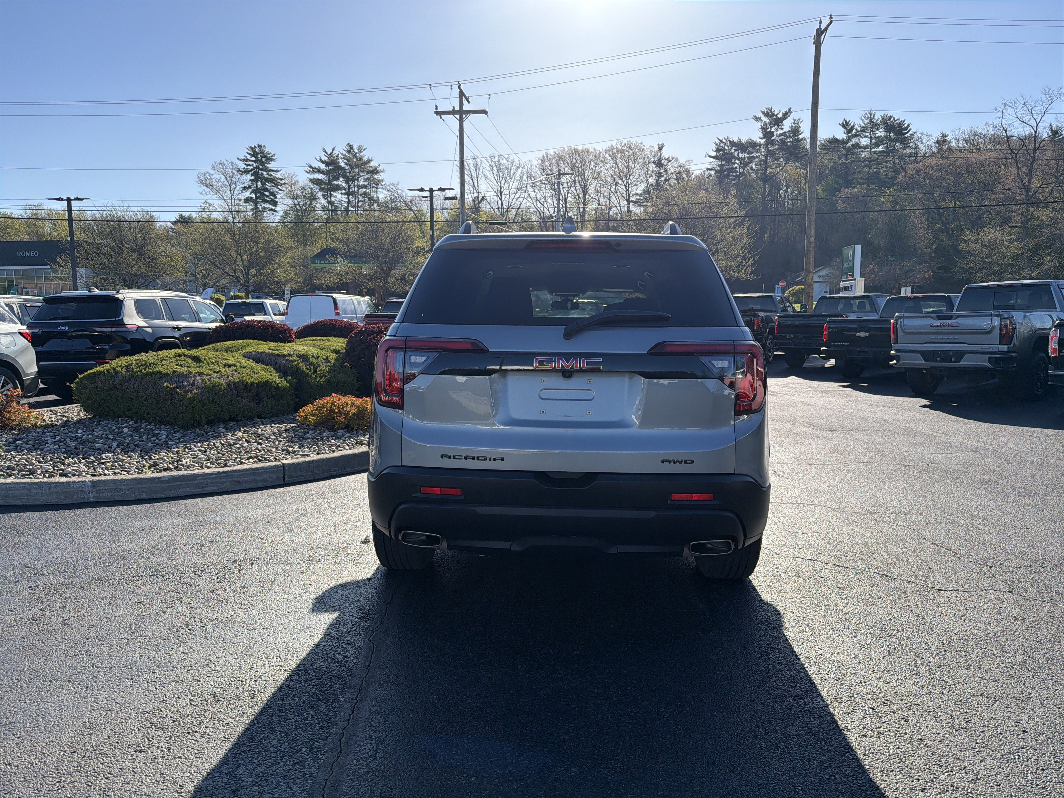 2023 GMC Acadia SLE