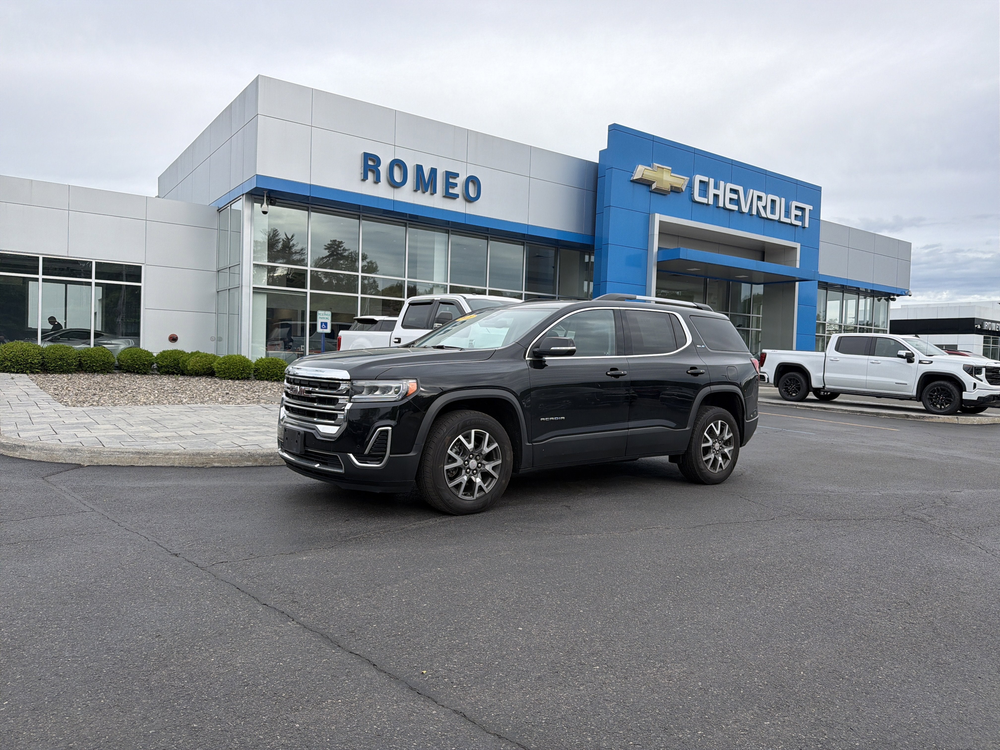 2021 GMC Acadia SLE