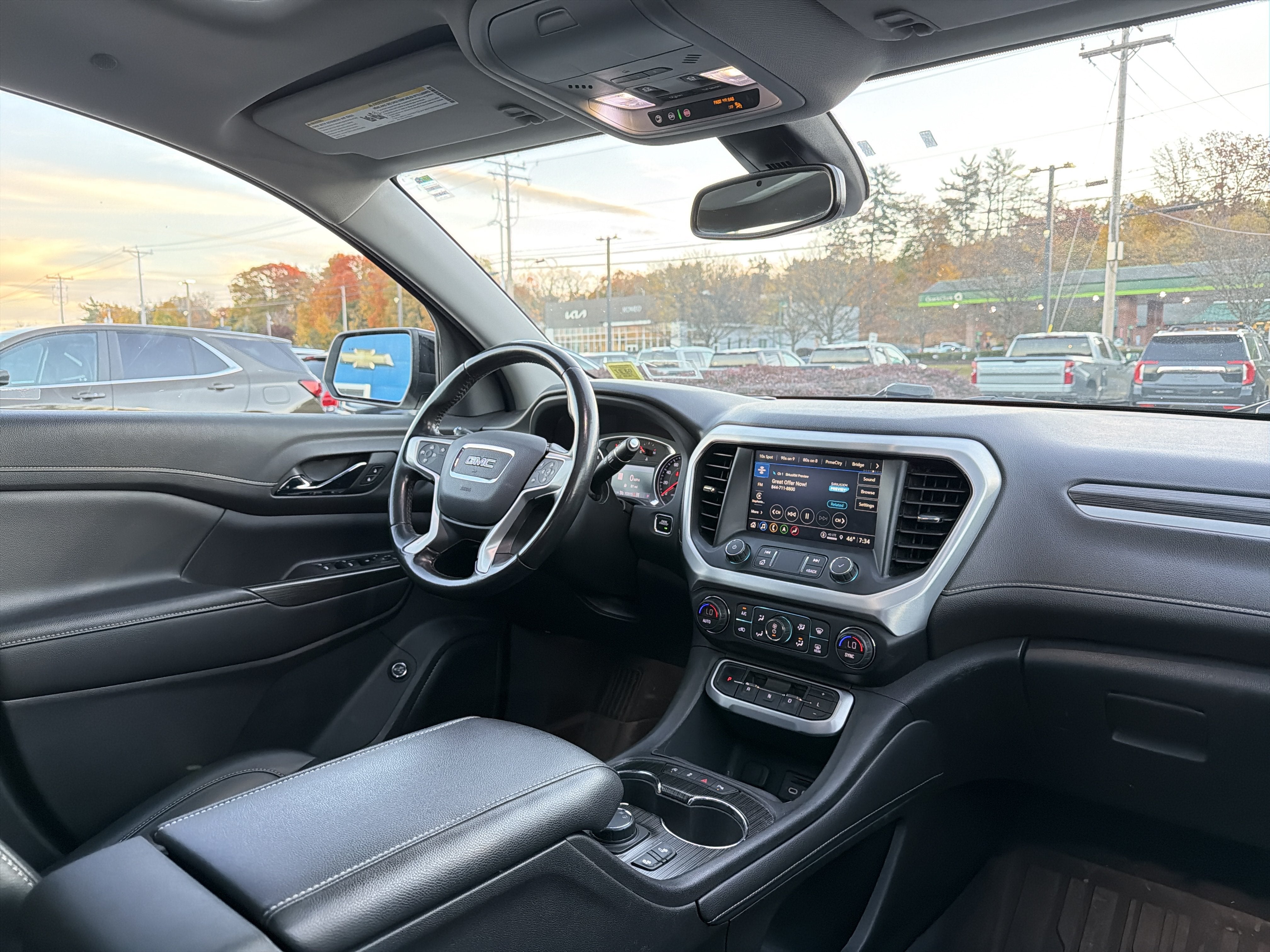 2021 GMC Acadia SLT