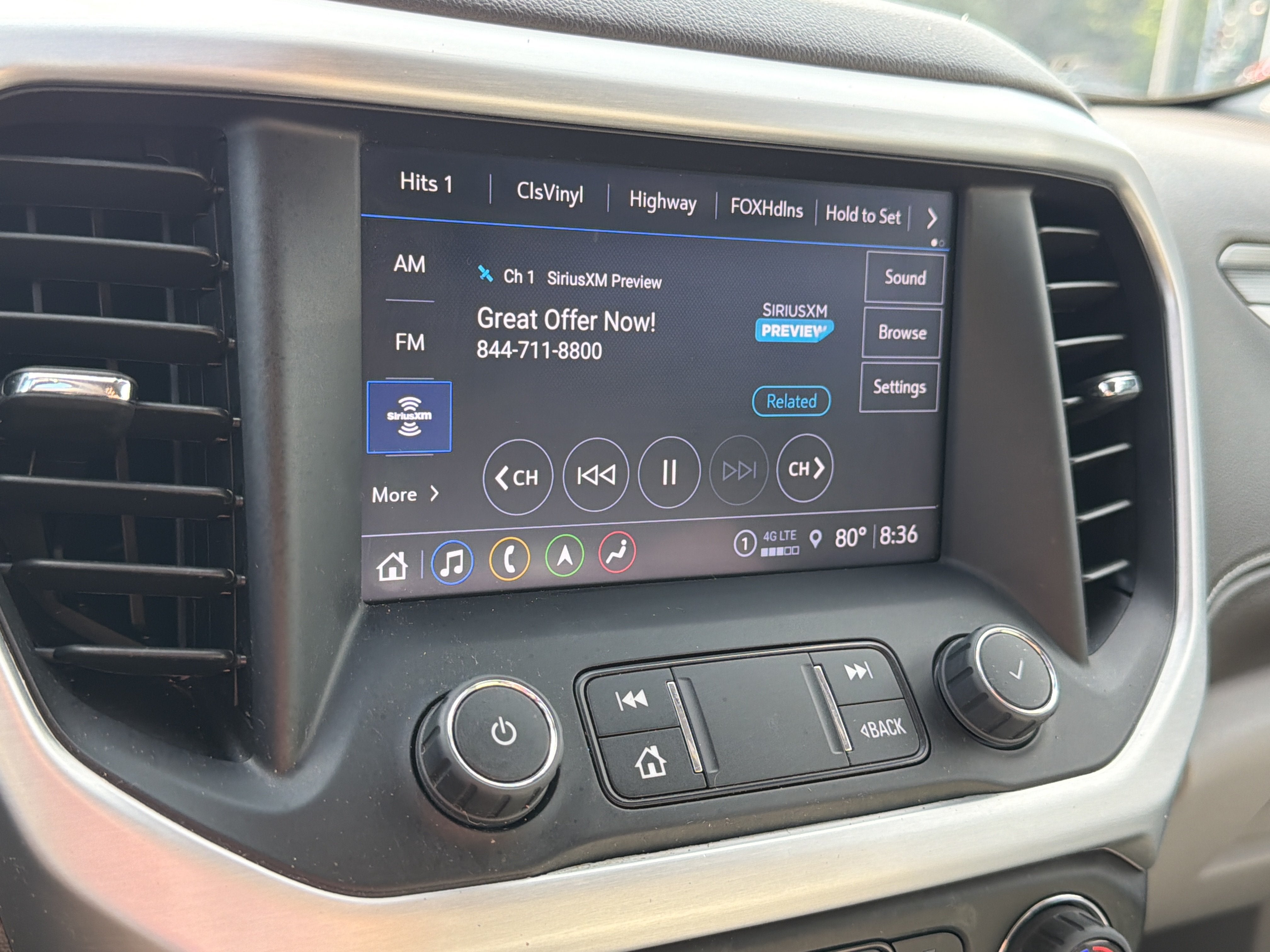 2023 GMC Acadia SLT