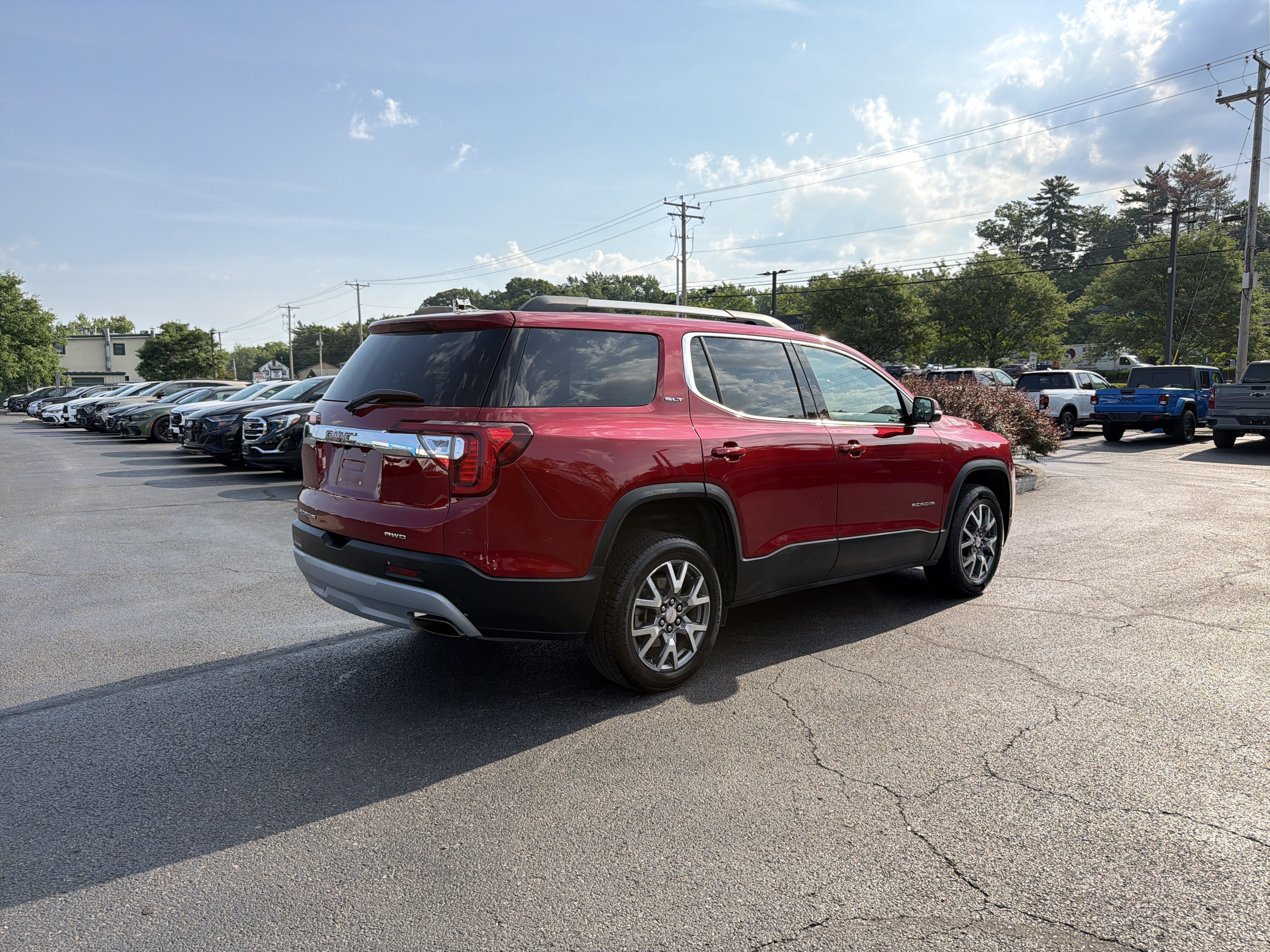 2023 GMC Acadia SLT