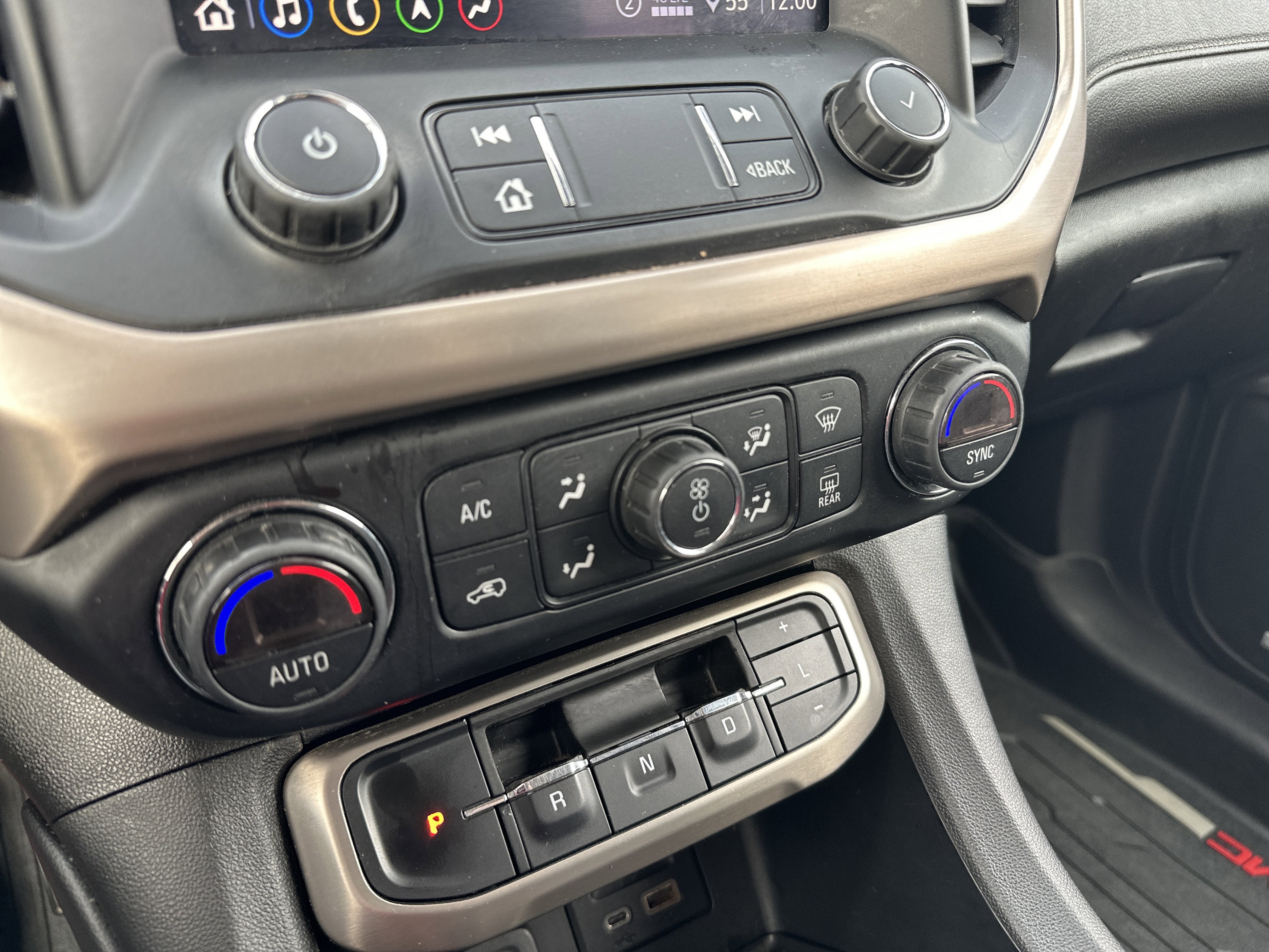 2020 GMC Acadia Denali