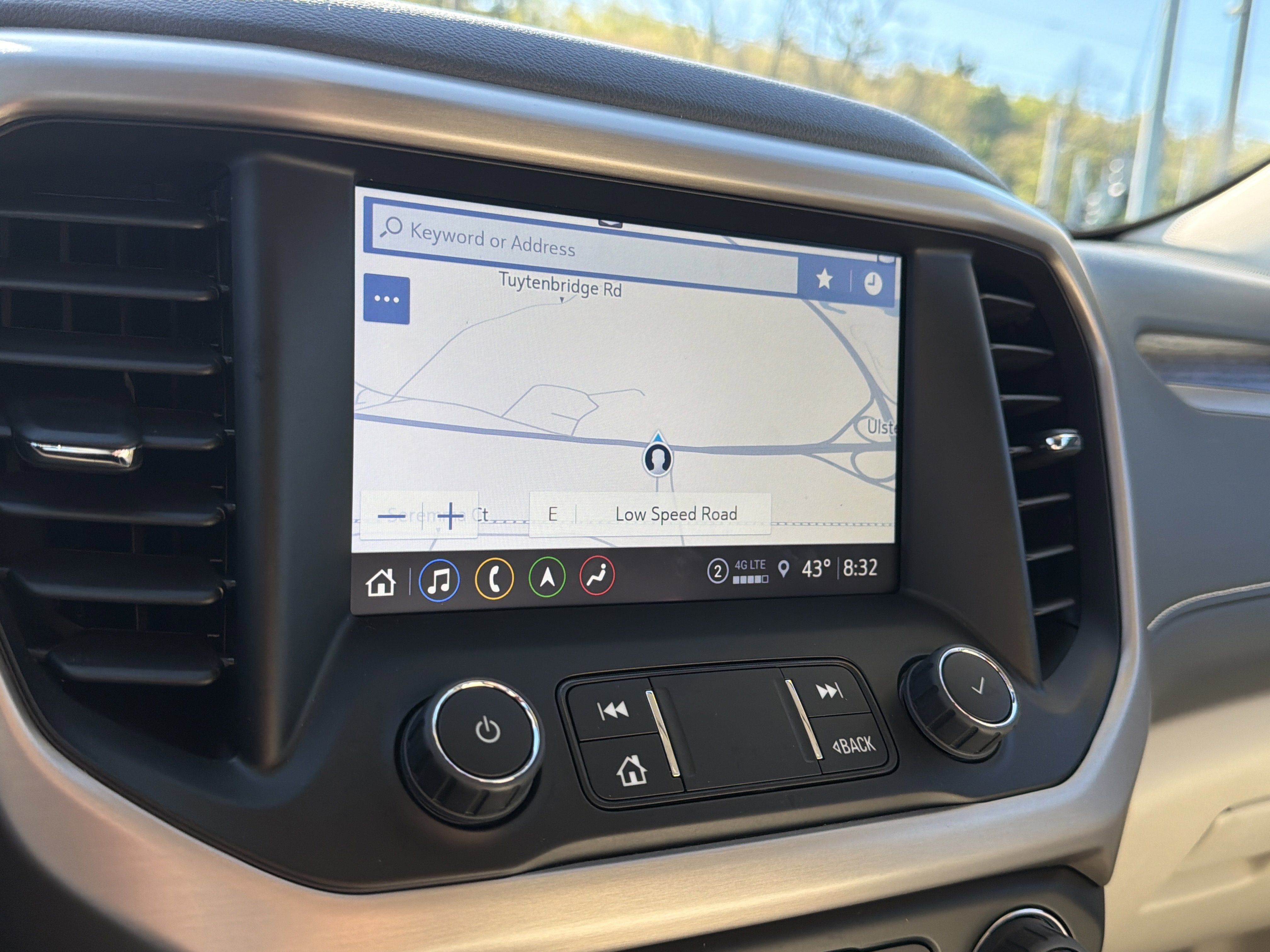 2023 GMC Acadia Denali