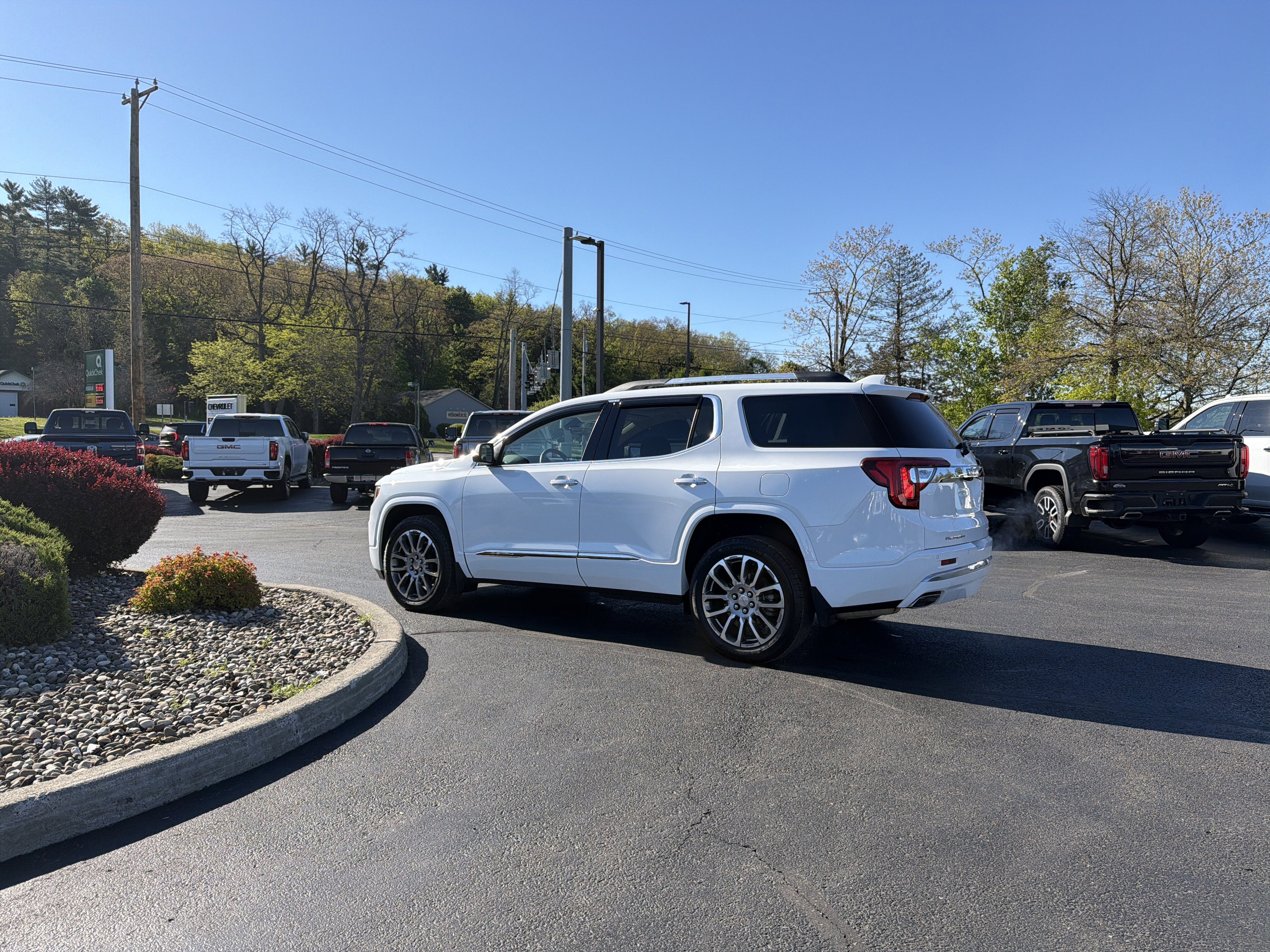 2023 GMC Acadia Denali
