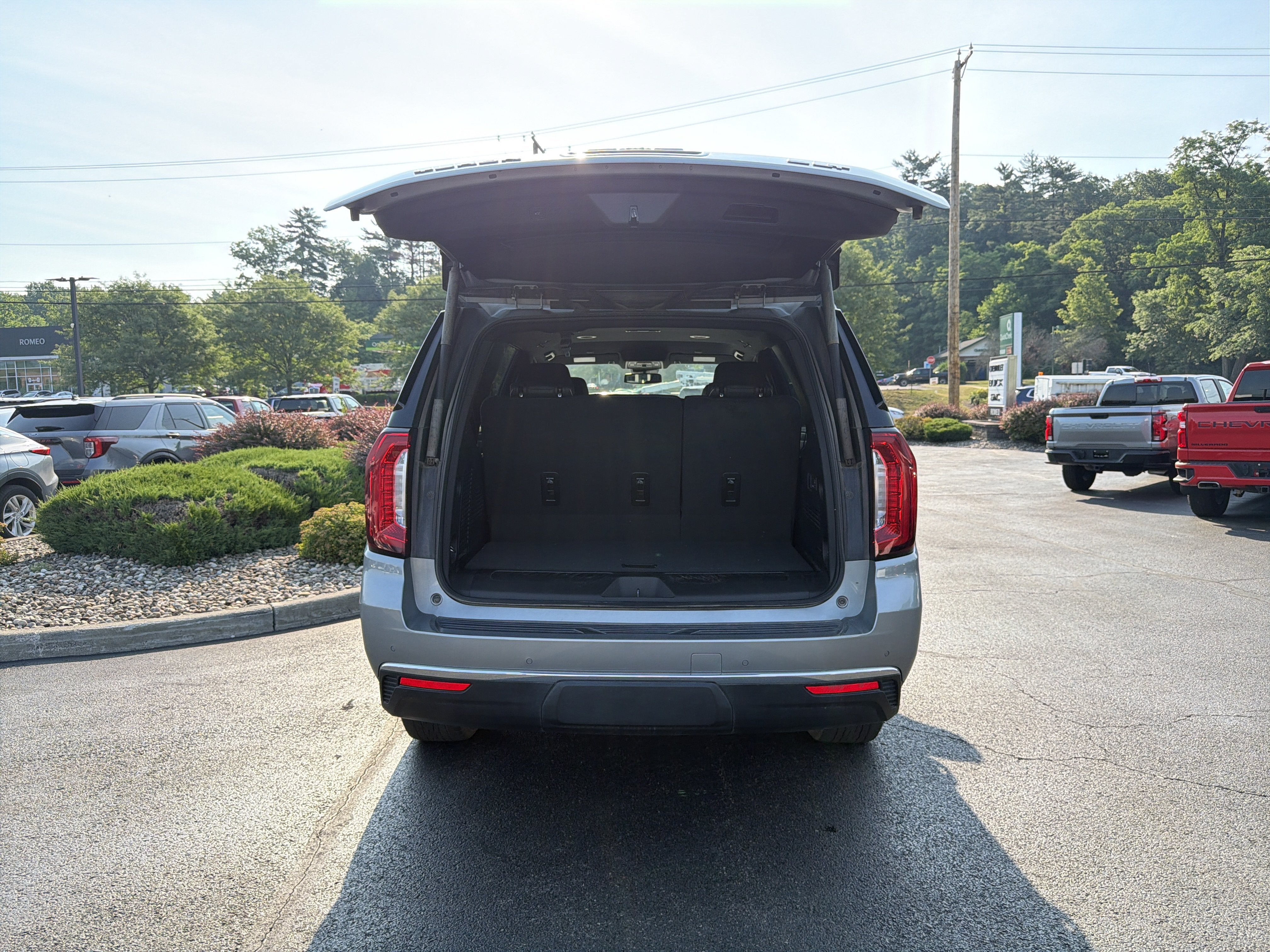 2024 GMC Yukon SLT