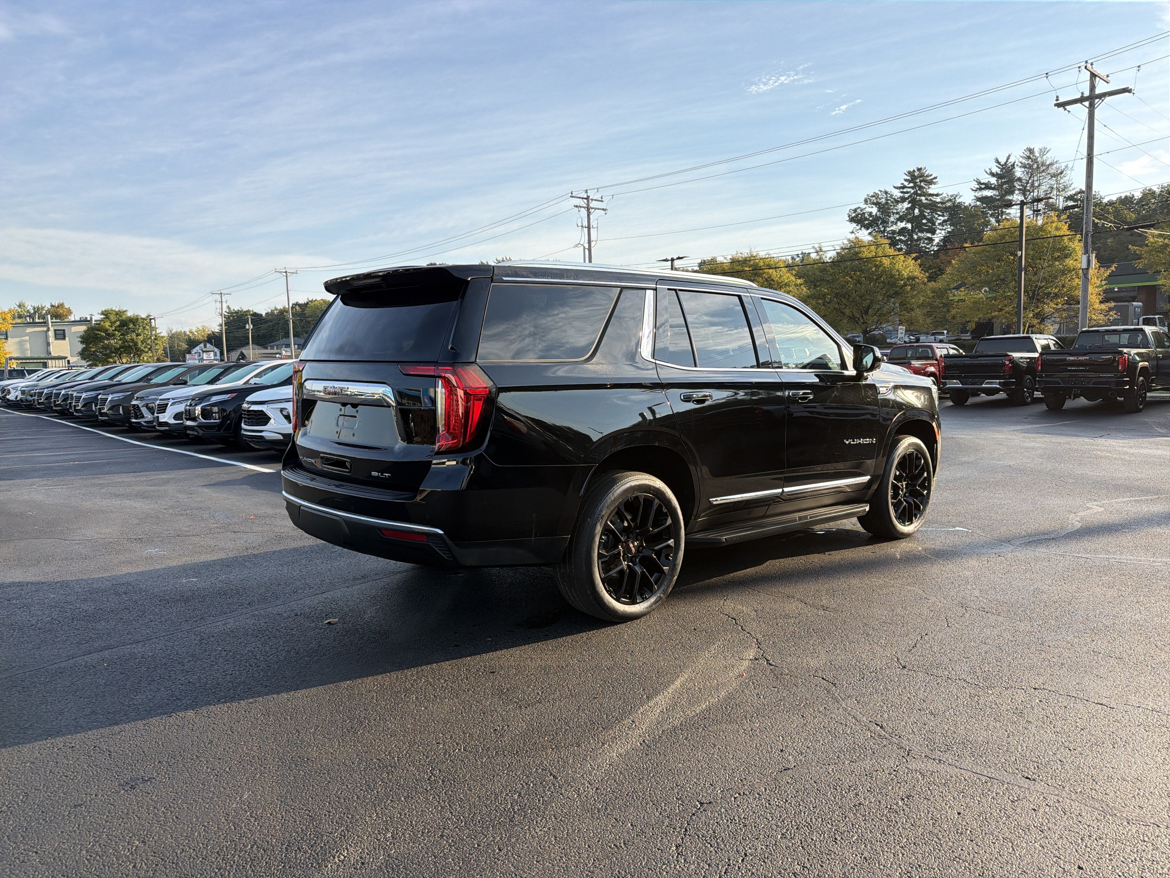 2023 GMC Yukon SLT