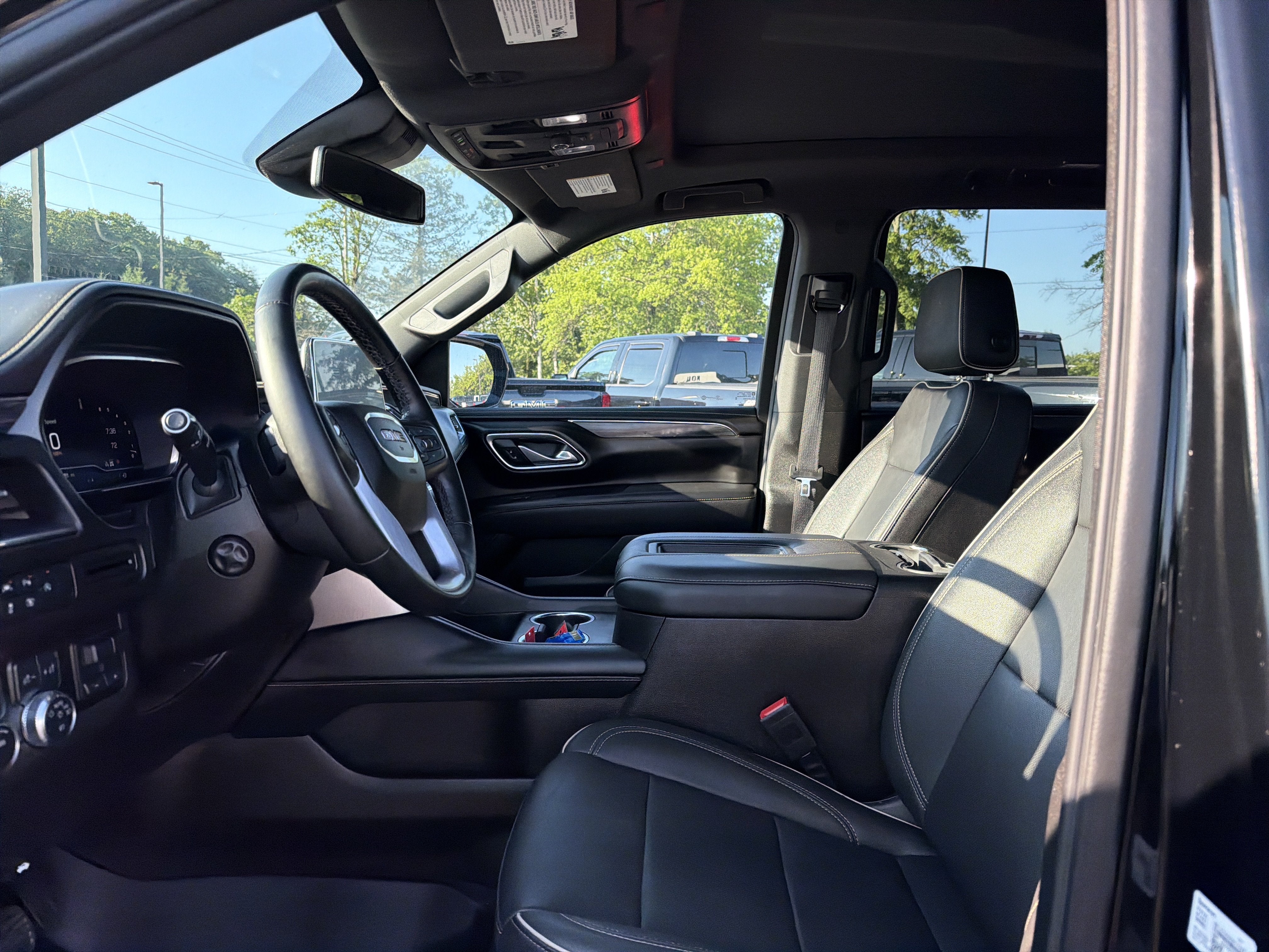 2023 GMC Yukon XL SLT