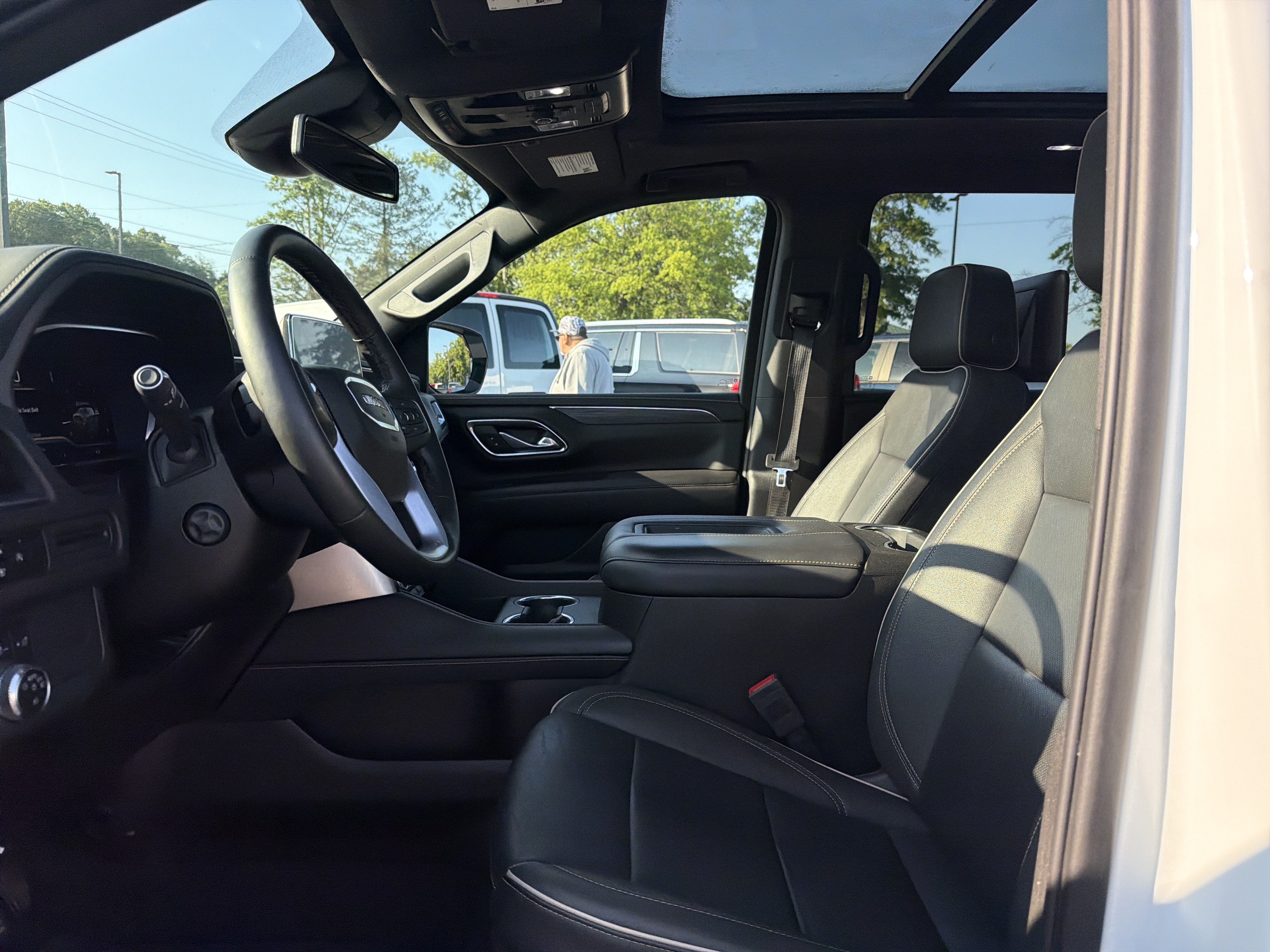 2023 GMC Yukon XL SLT