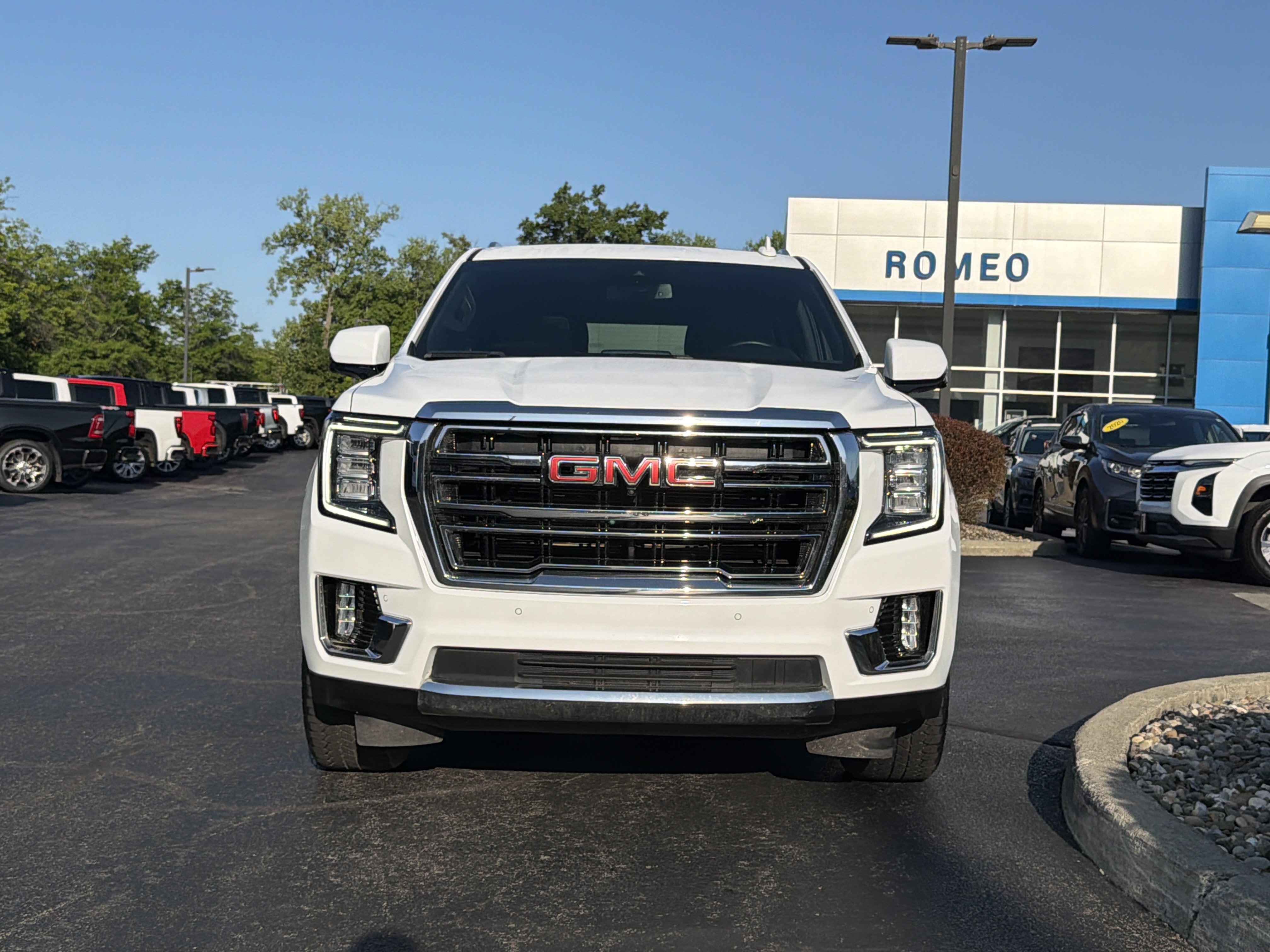 2023 GMC Yukon XL SLT