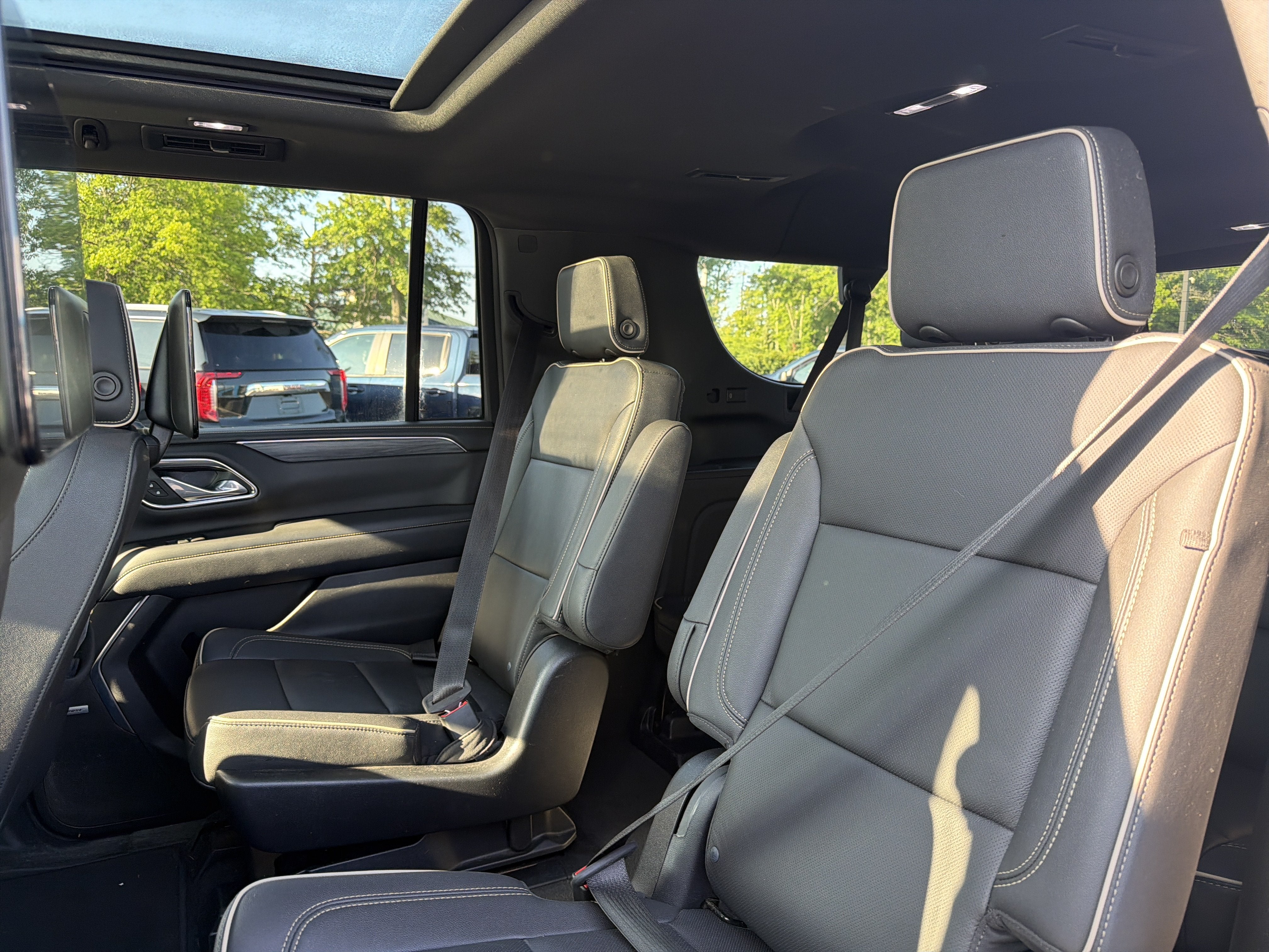 2023 GMC Yukon XL SLT
