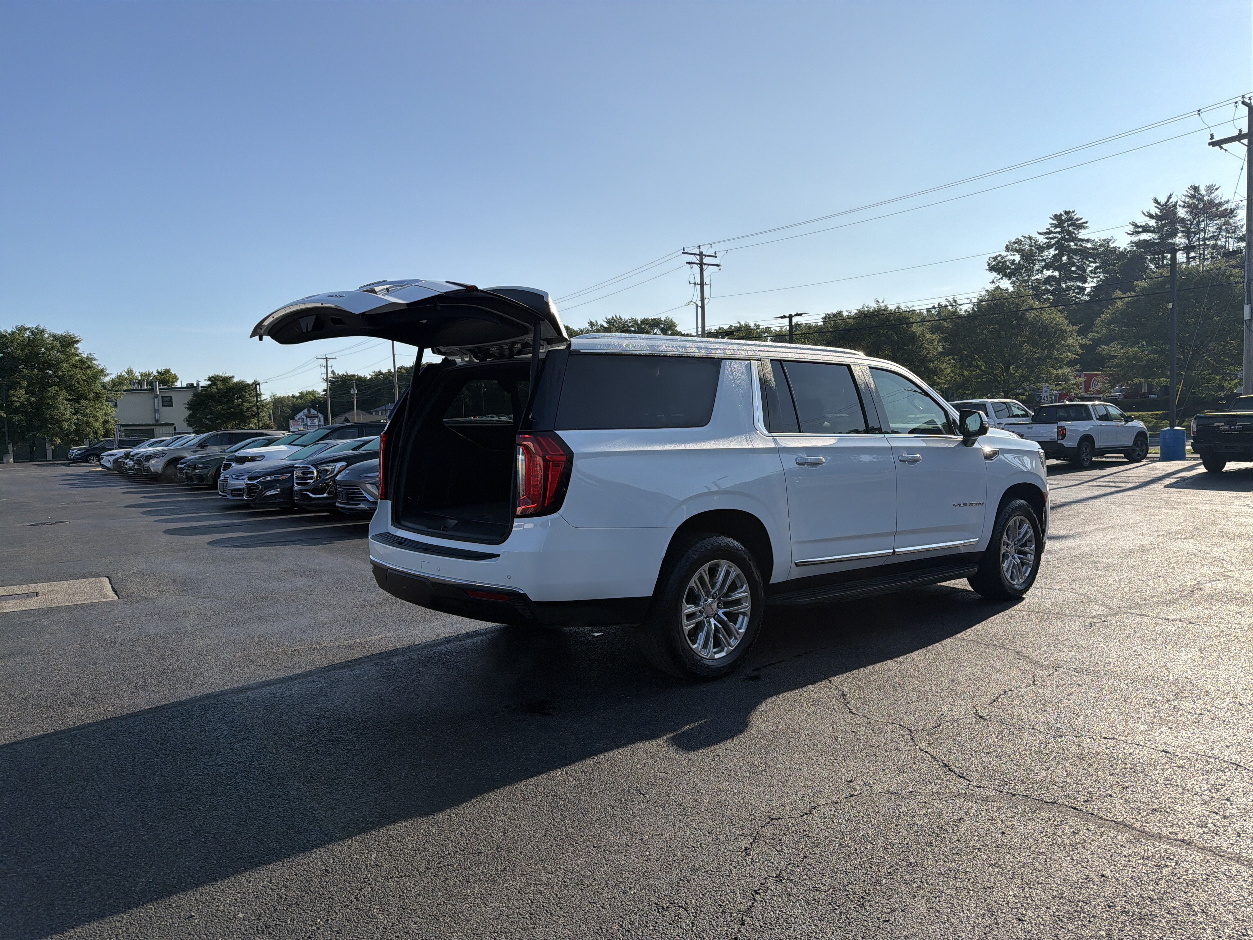2023 GMC Yukon XL SLT