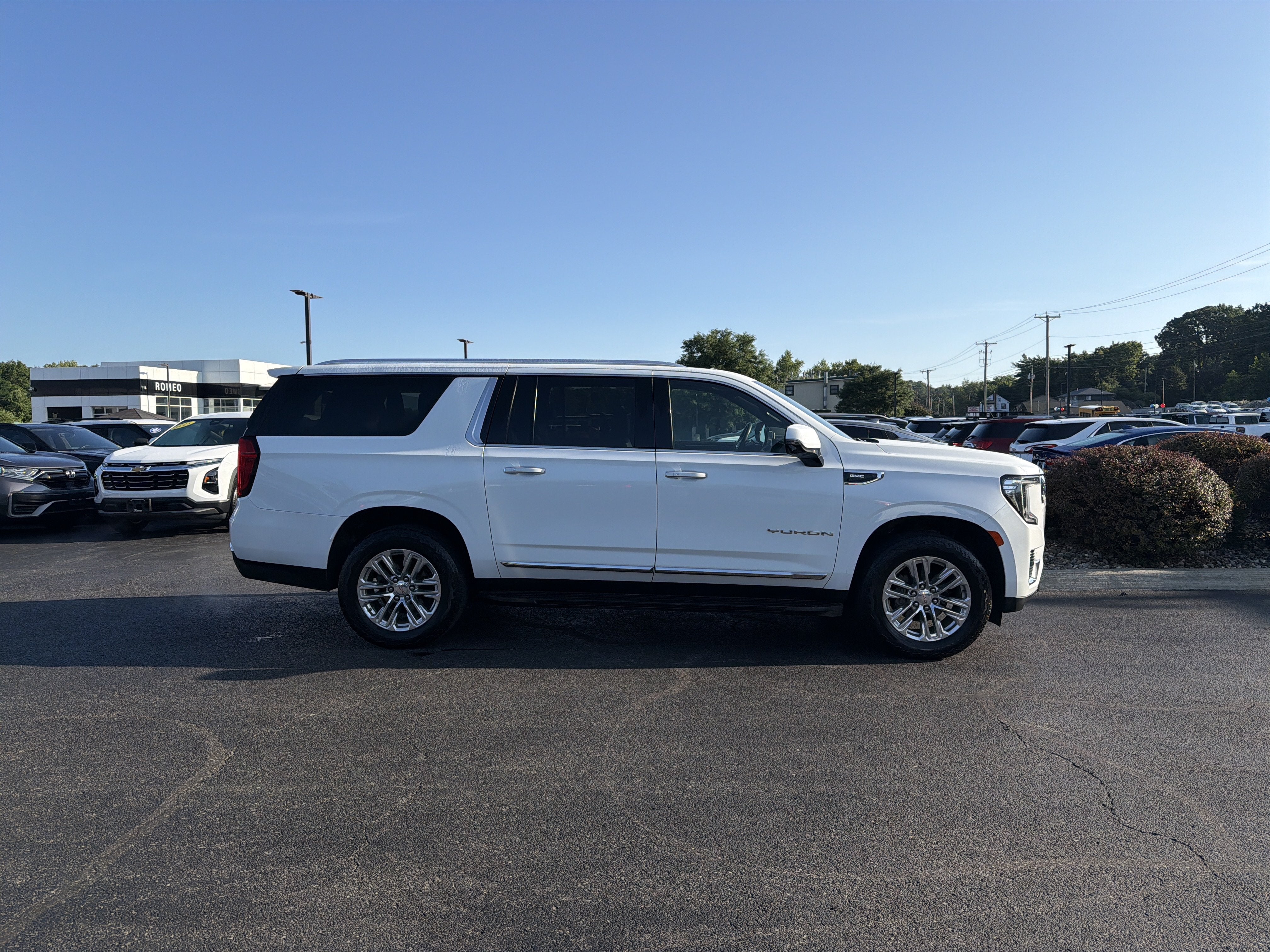 2023 GMC Yukon XL SLT