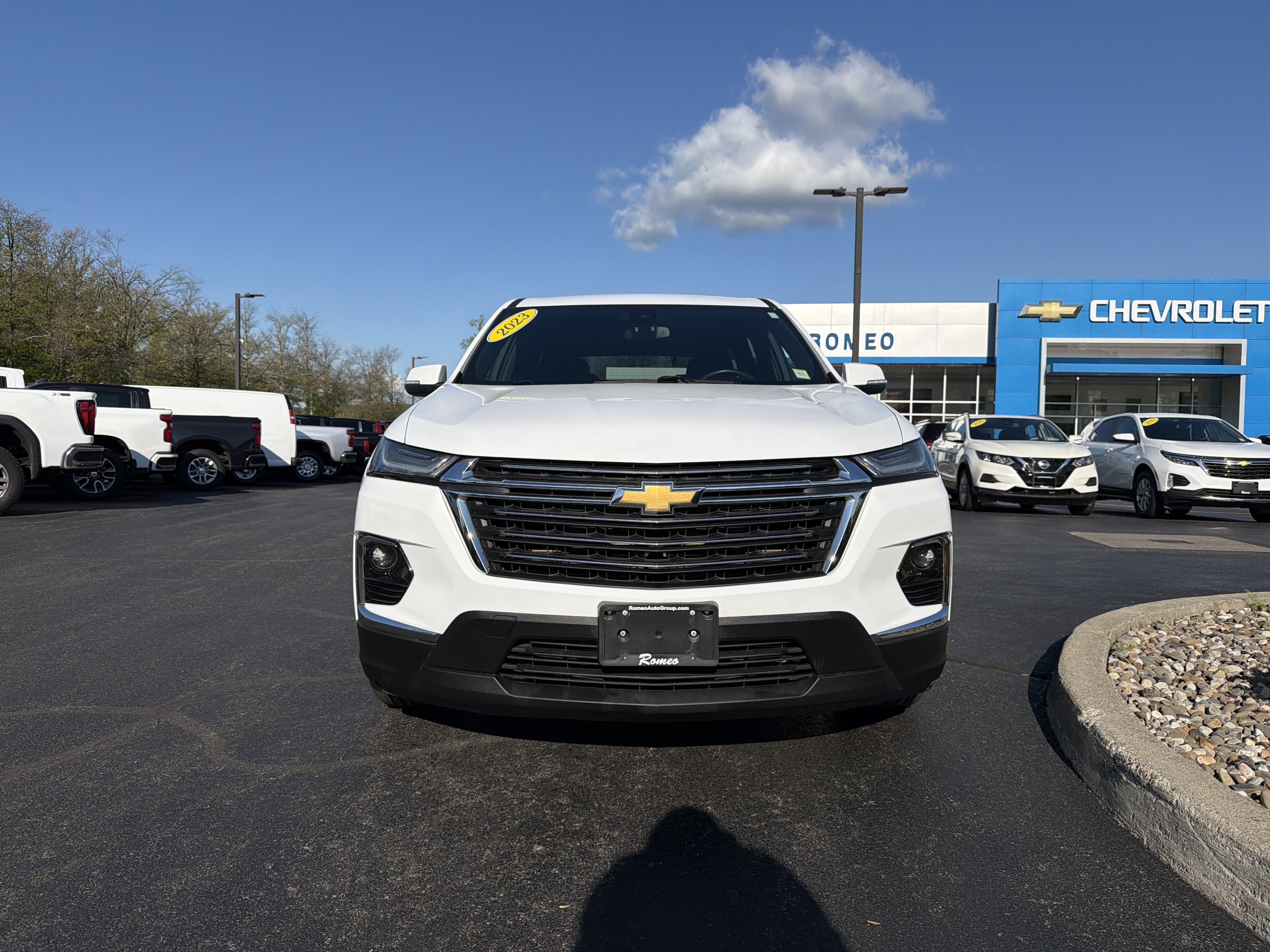 2023 Chevrolet Traverse LT Cloth
