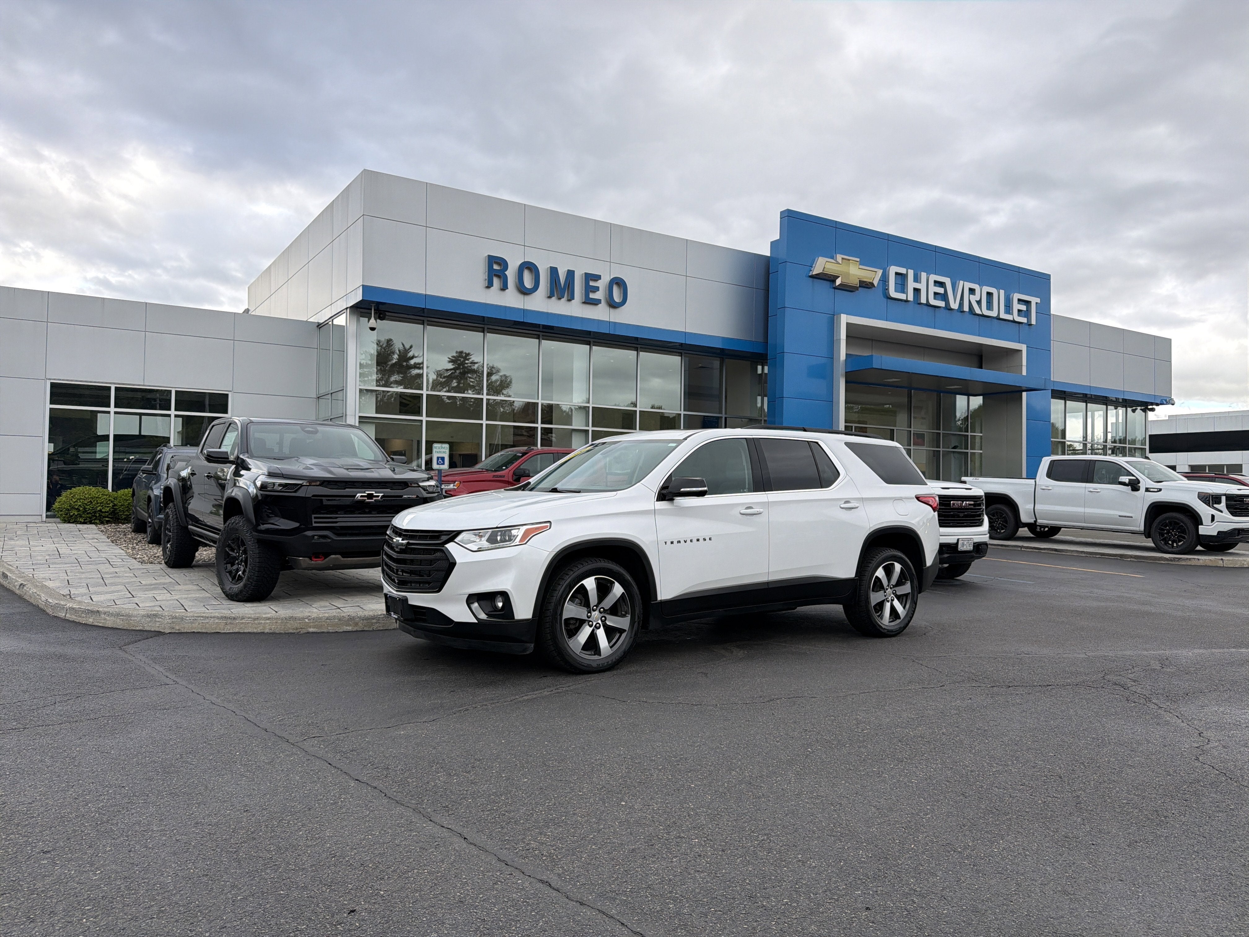 2020 Chevrolet Traverse LT Leather