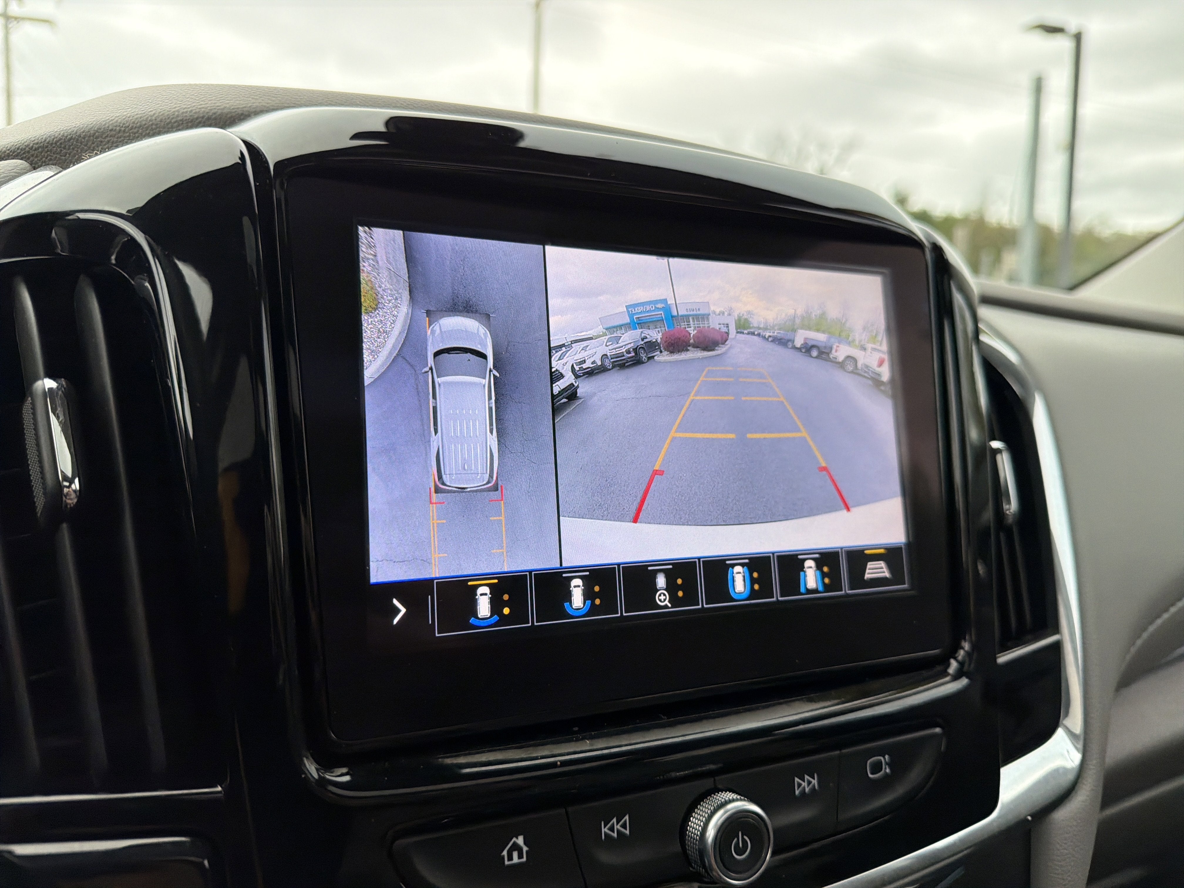 2020 Chevrolet Traverse LT Leather